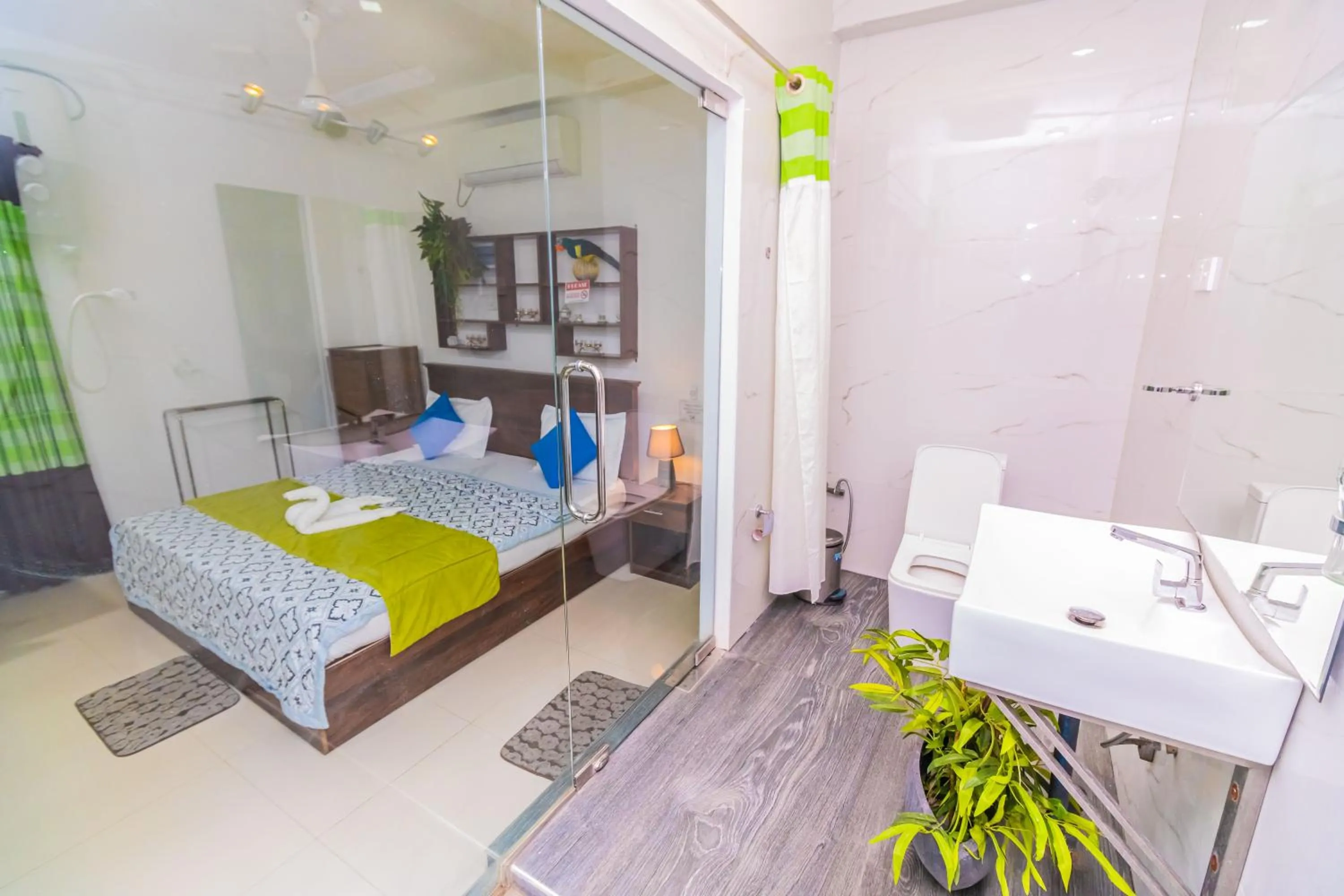 Bed in Cinnamon Airport Residencies