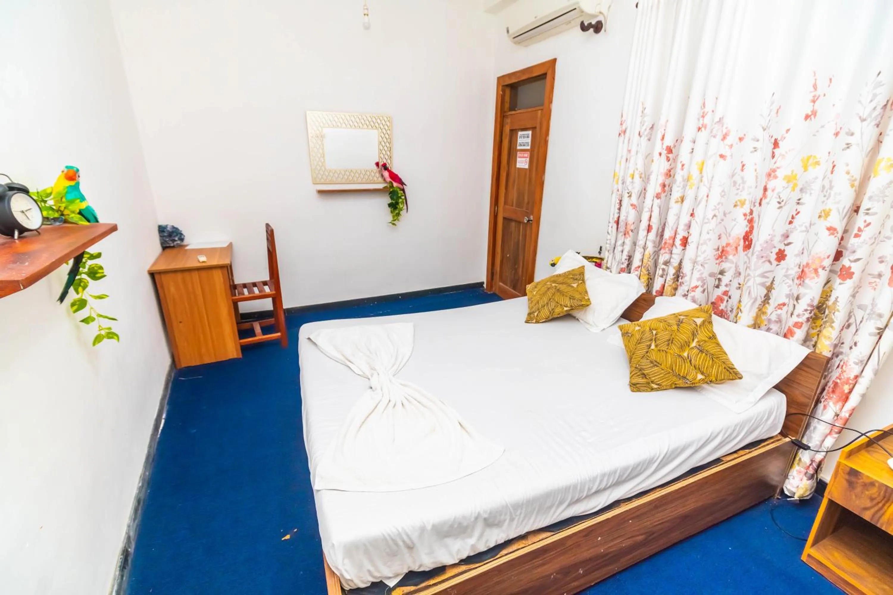 Bed in Cinnamon Airport Residencies