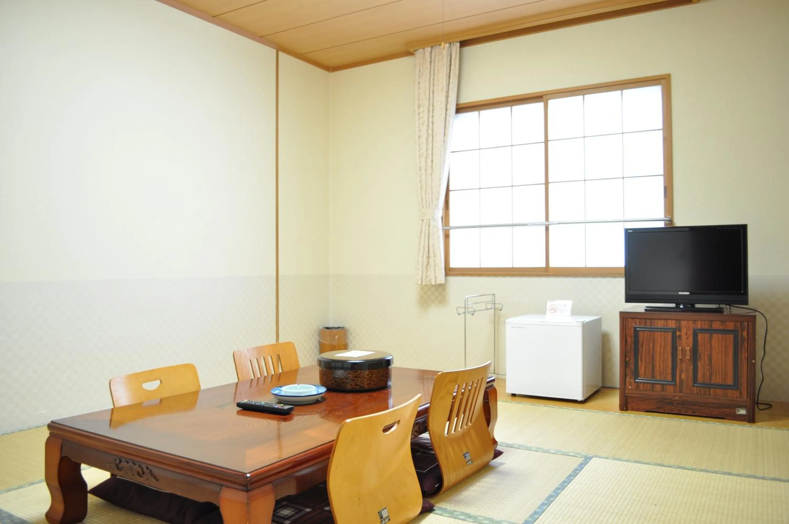 Photo of the whole room in Kobushi no Yu Atsuma