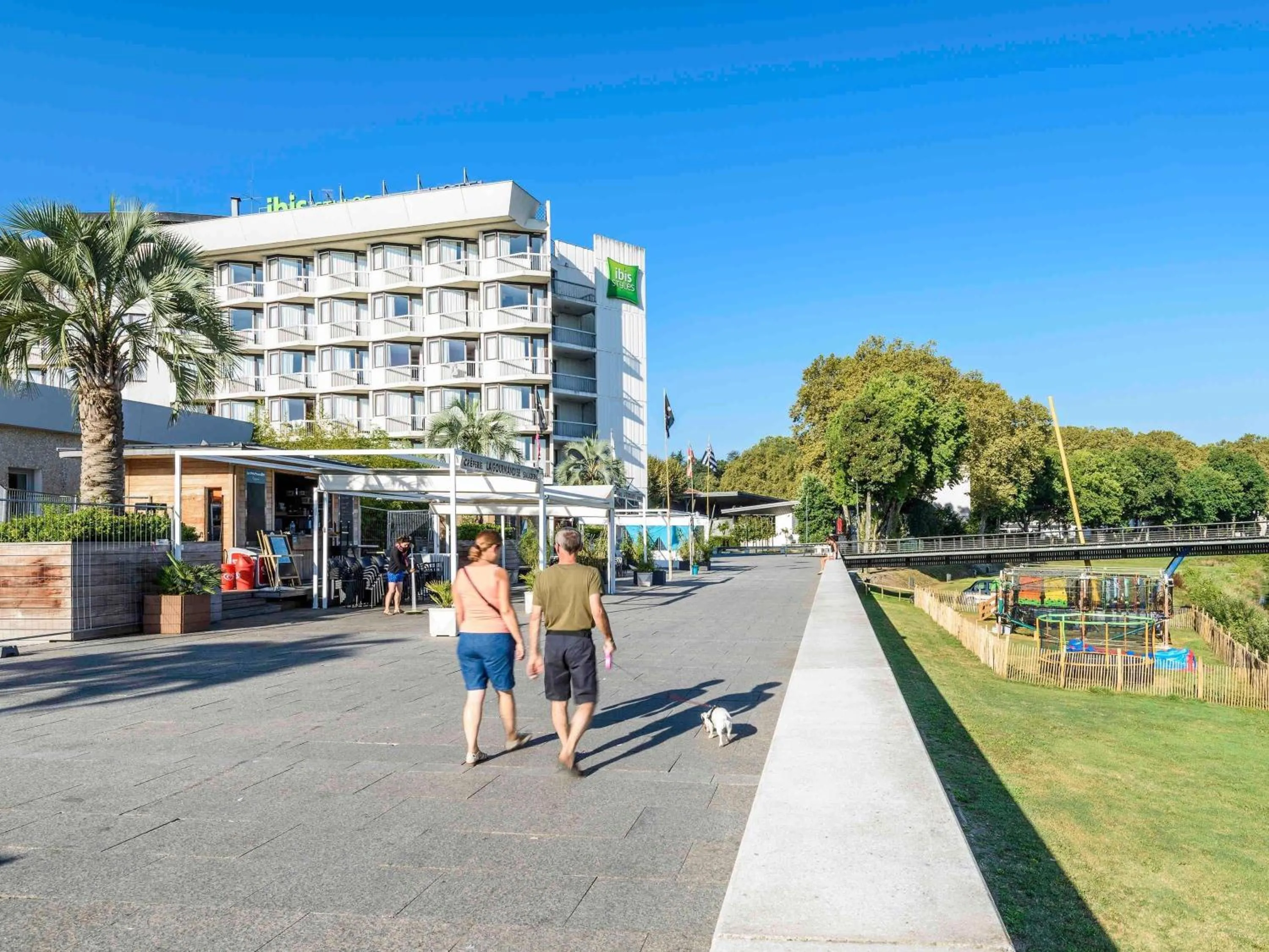 Property building in ibis styles Dax Centre