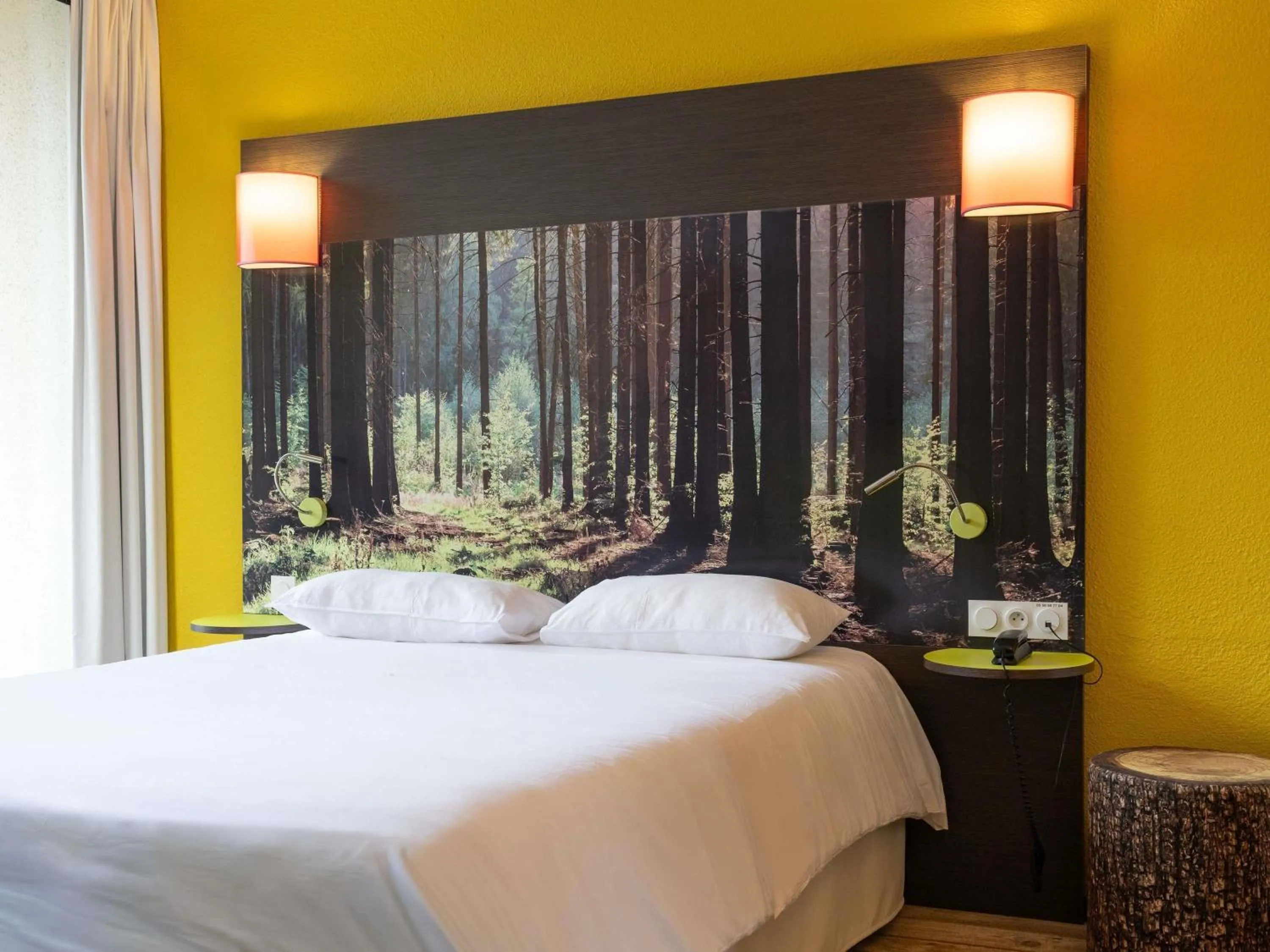 Bedroom, Bed in ibis styles Dax Centre