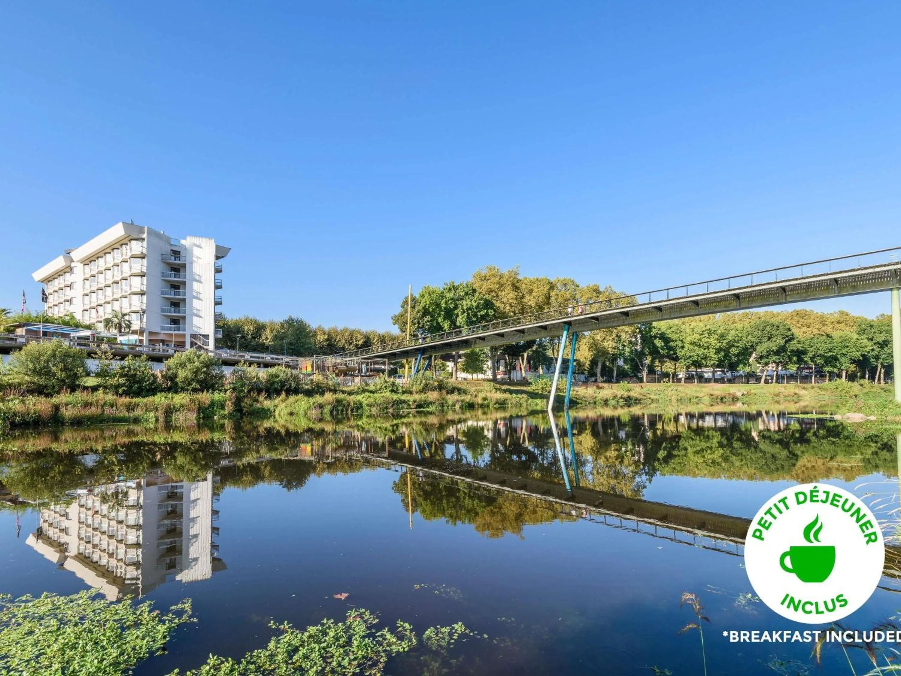 Property building in ibis styles Dax Centre