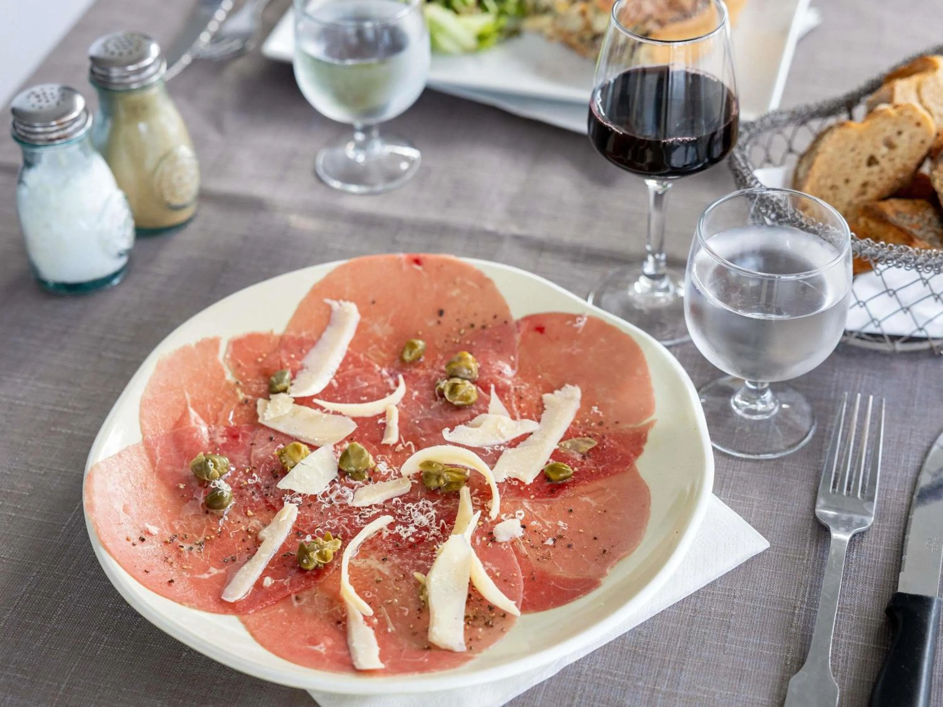 Restaurant/places to eat in ibis styles Dax Centre