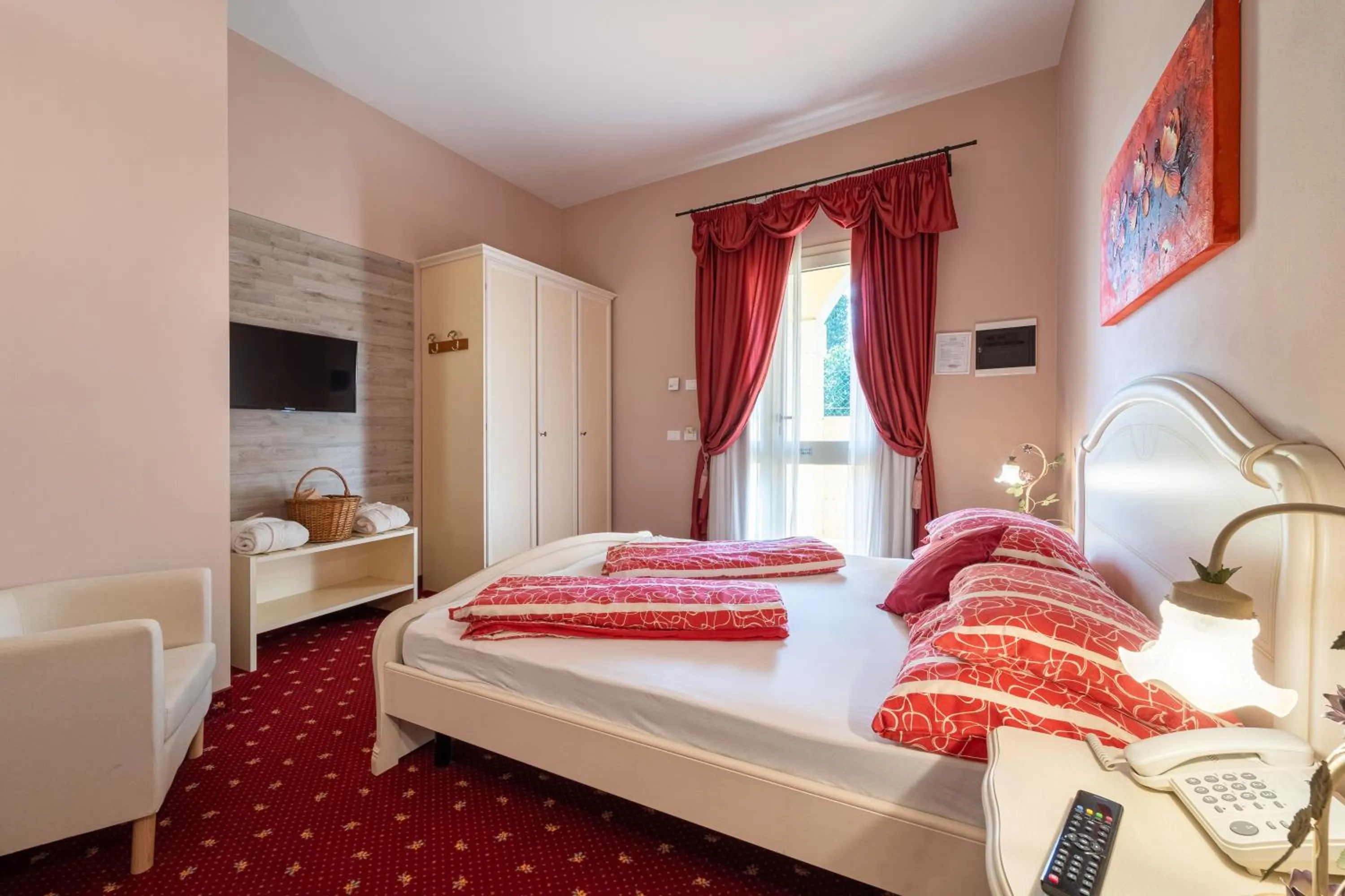 Bedroom in Borgo dei Poeti Romantik Hotel