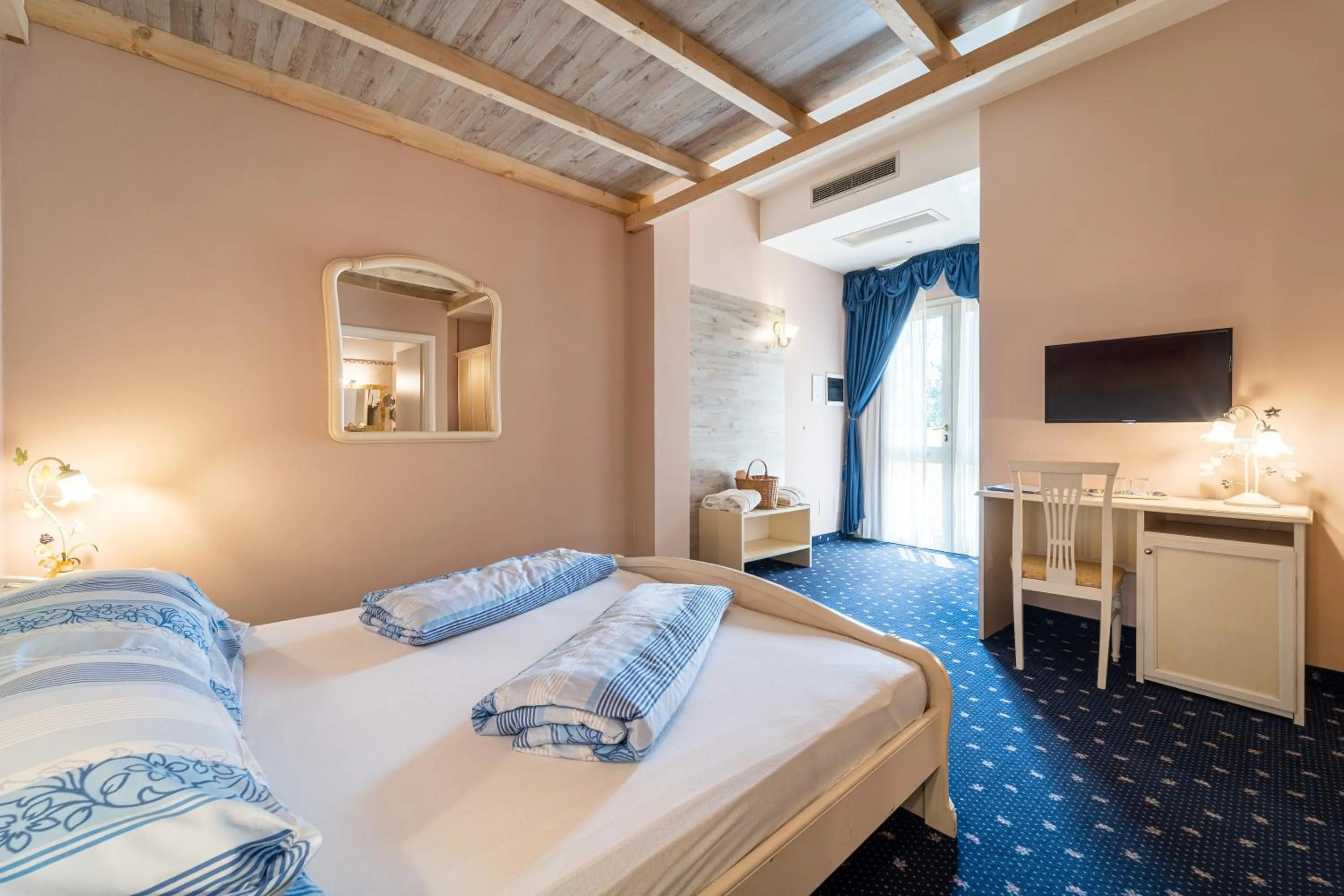 Bedroom in Borgo dei Poeti Romantik Hotel