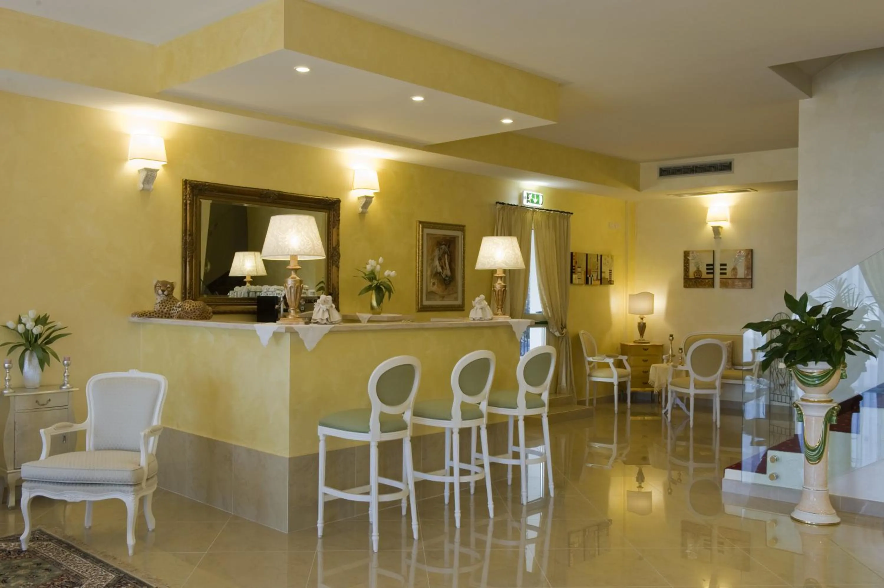 Lobby or reception in Borgo dei Poeti Romantik Hotel