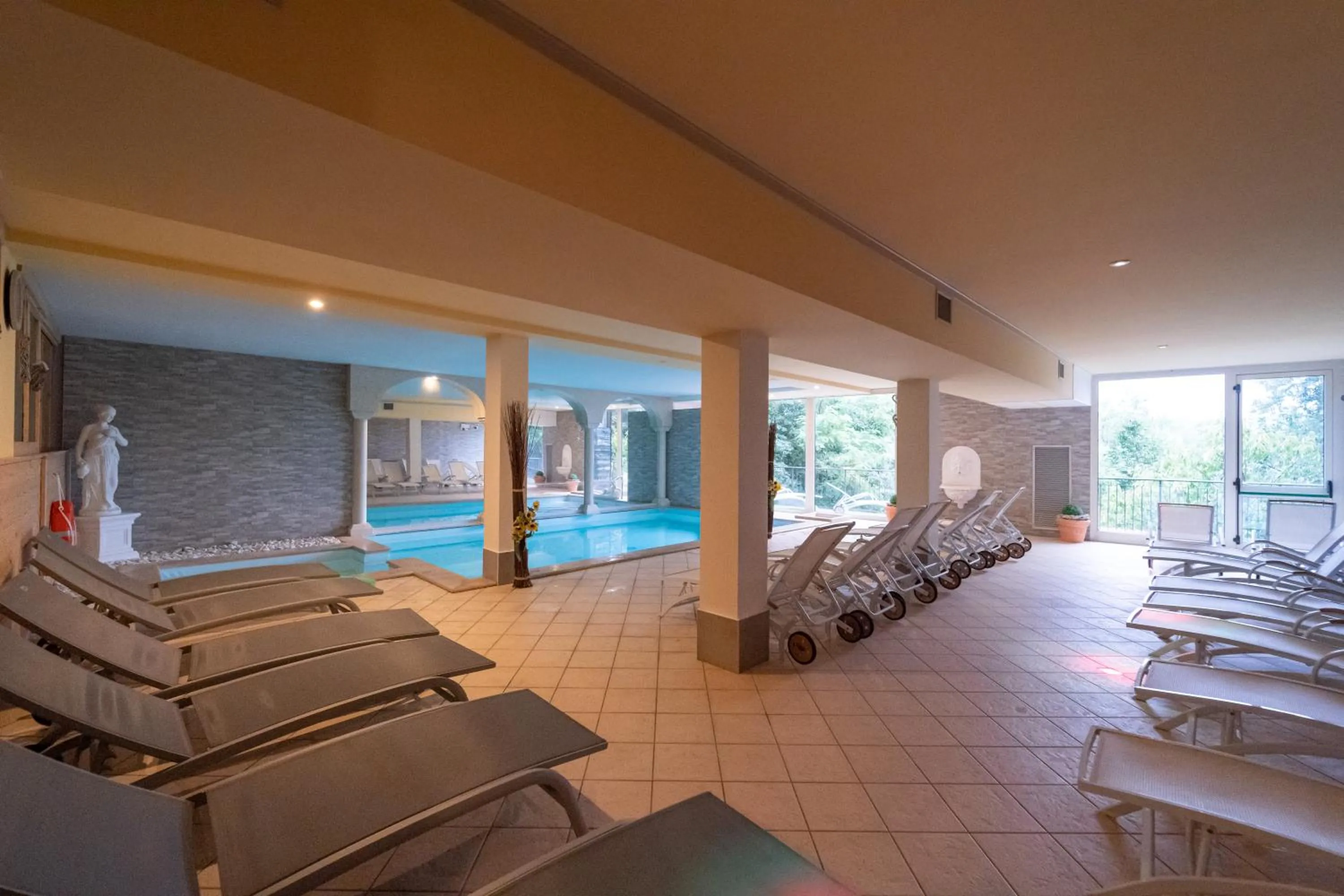 Pool view in Borgo dei Poeti Romantik Hotel