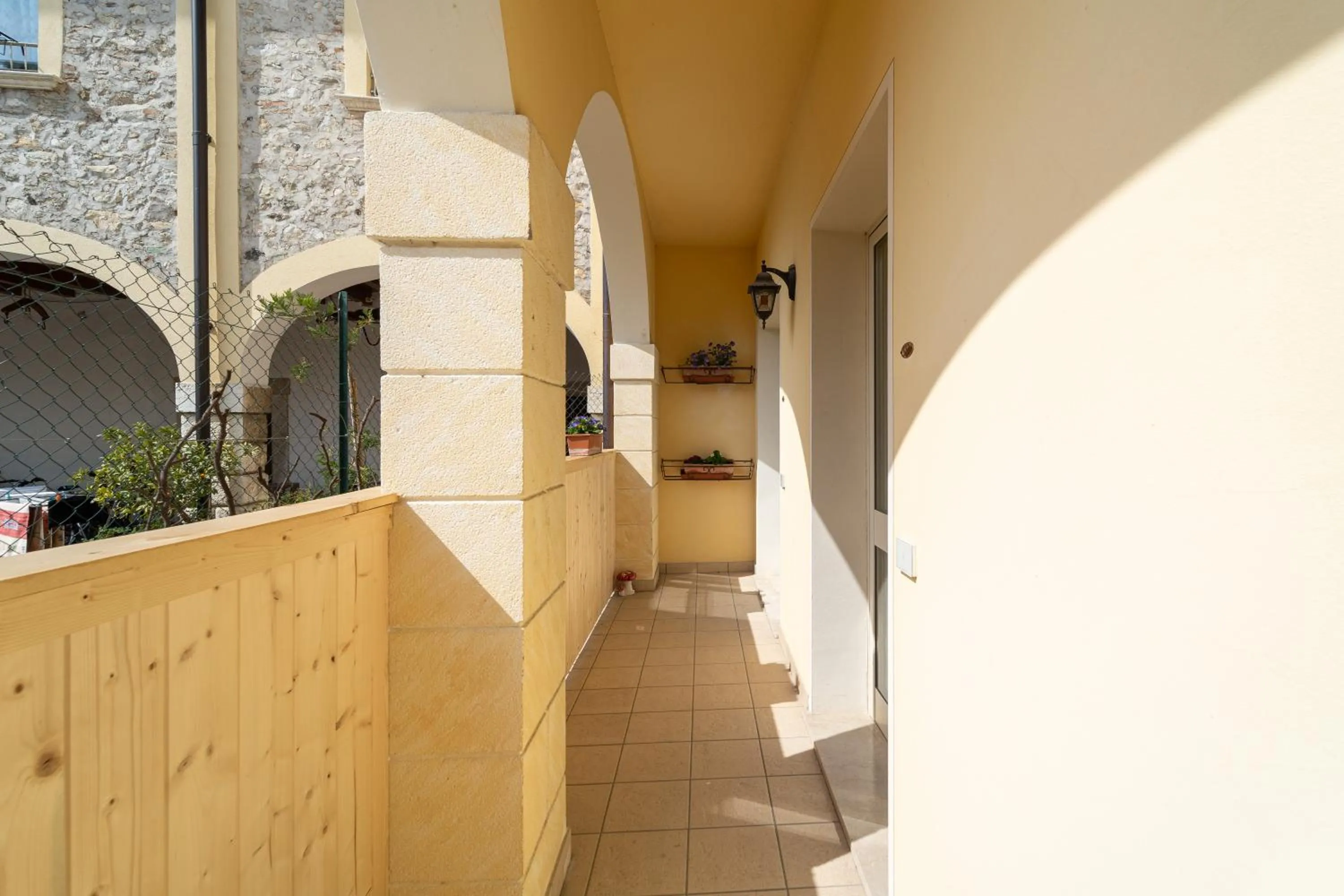 Inner courtyard view in Borgo dei Poeti Romantik Hotel