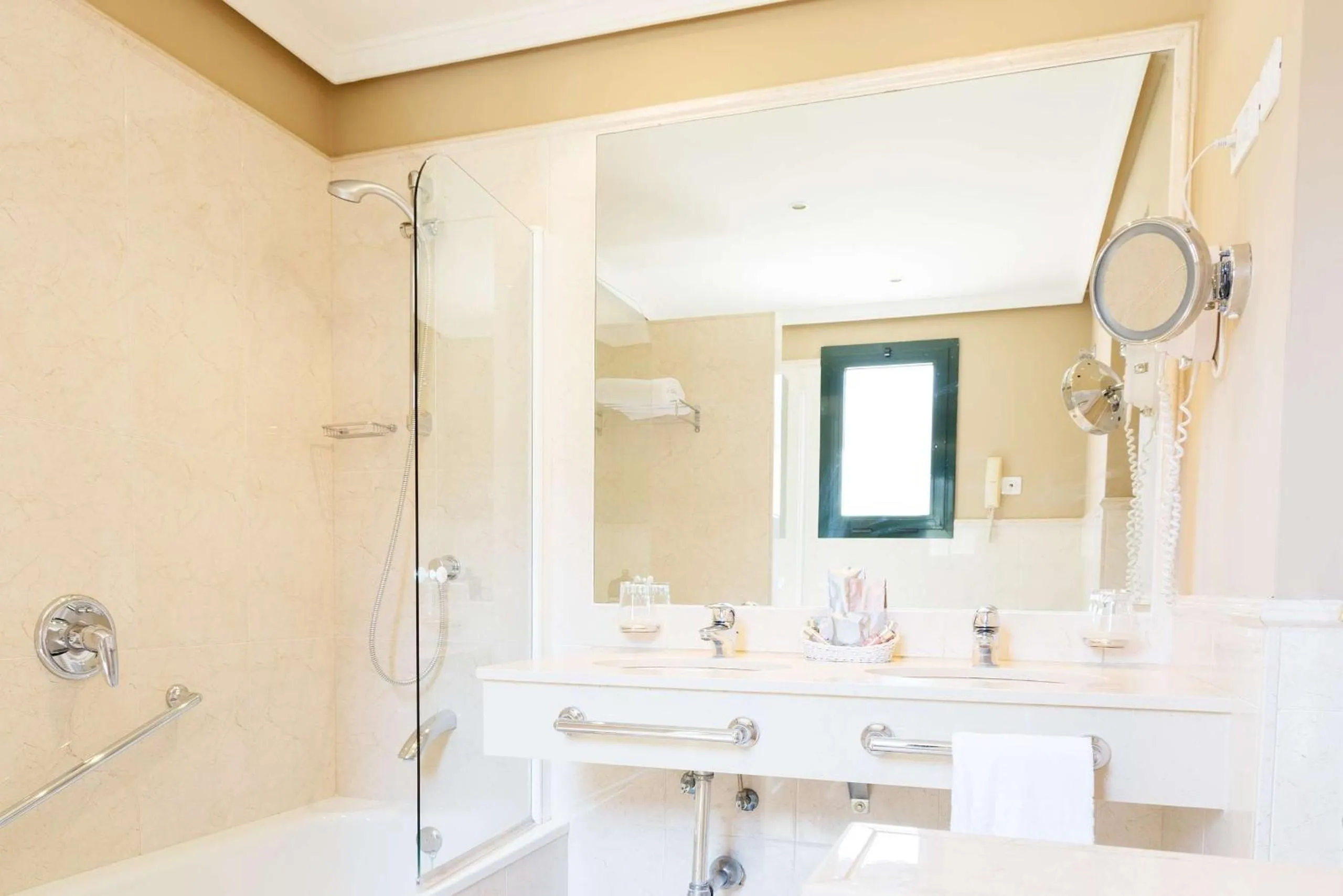 Bathroom in Barceló Jerez Montecastillo & Convention Center