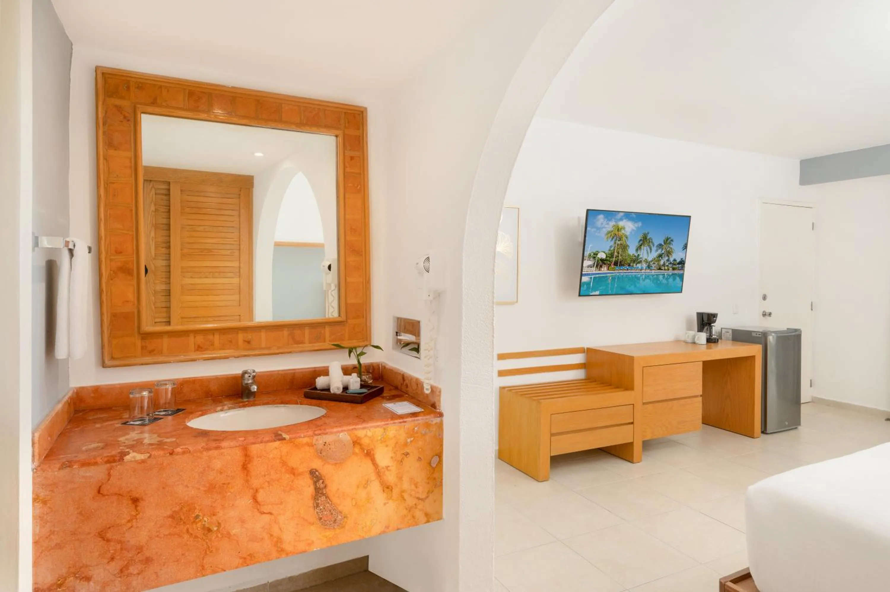 Bathroom, Bed in Beachscape Kin Ha Villas & Suites