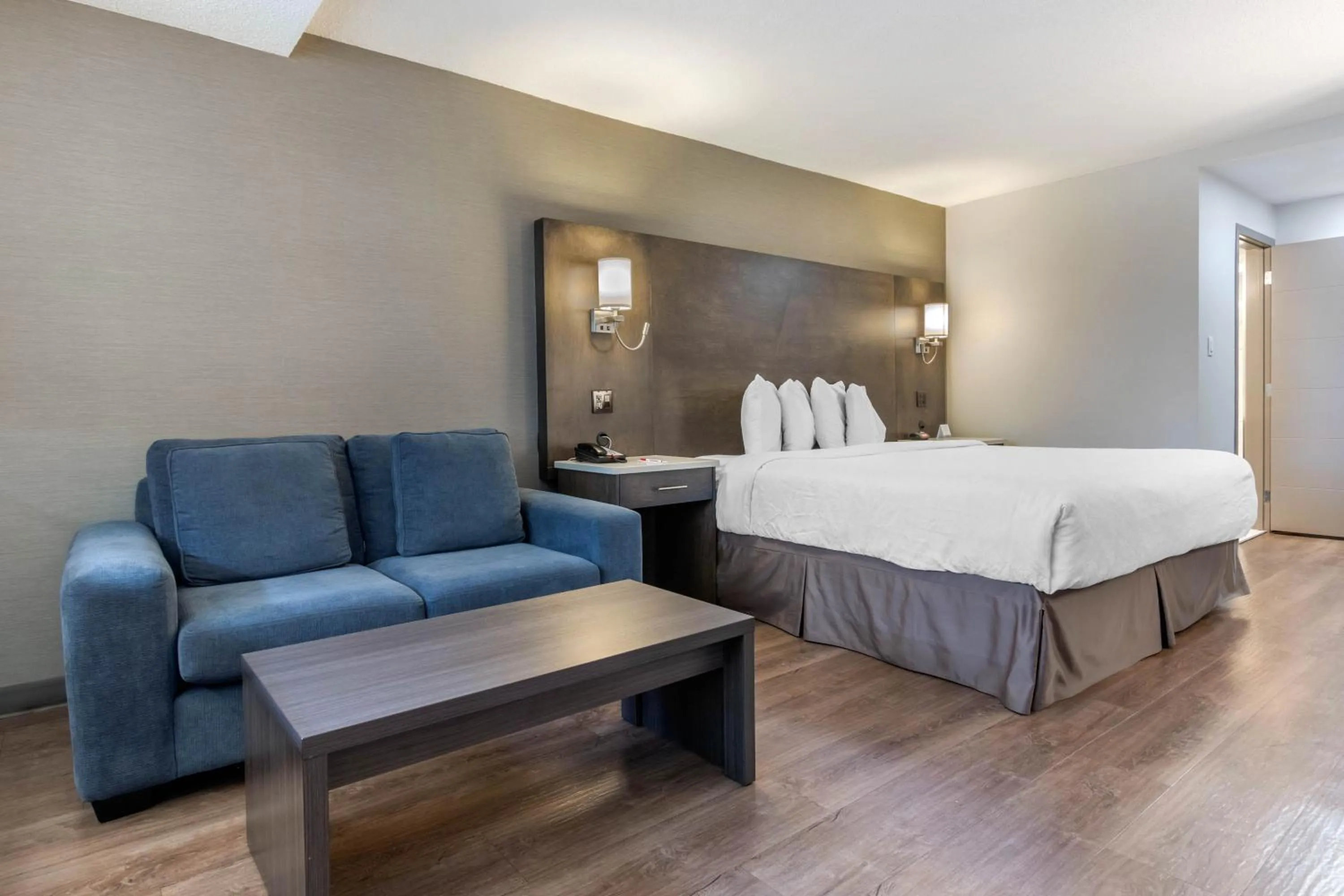 Bed in Super 8 by Wyndham Macleod Trail Calgary