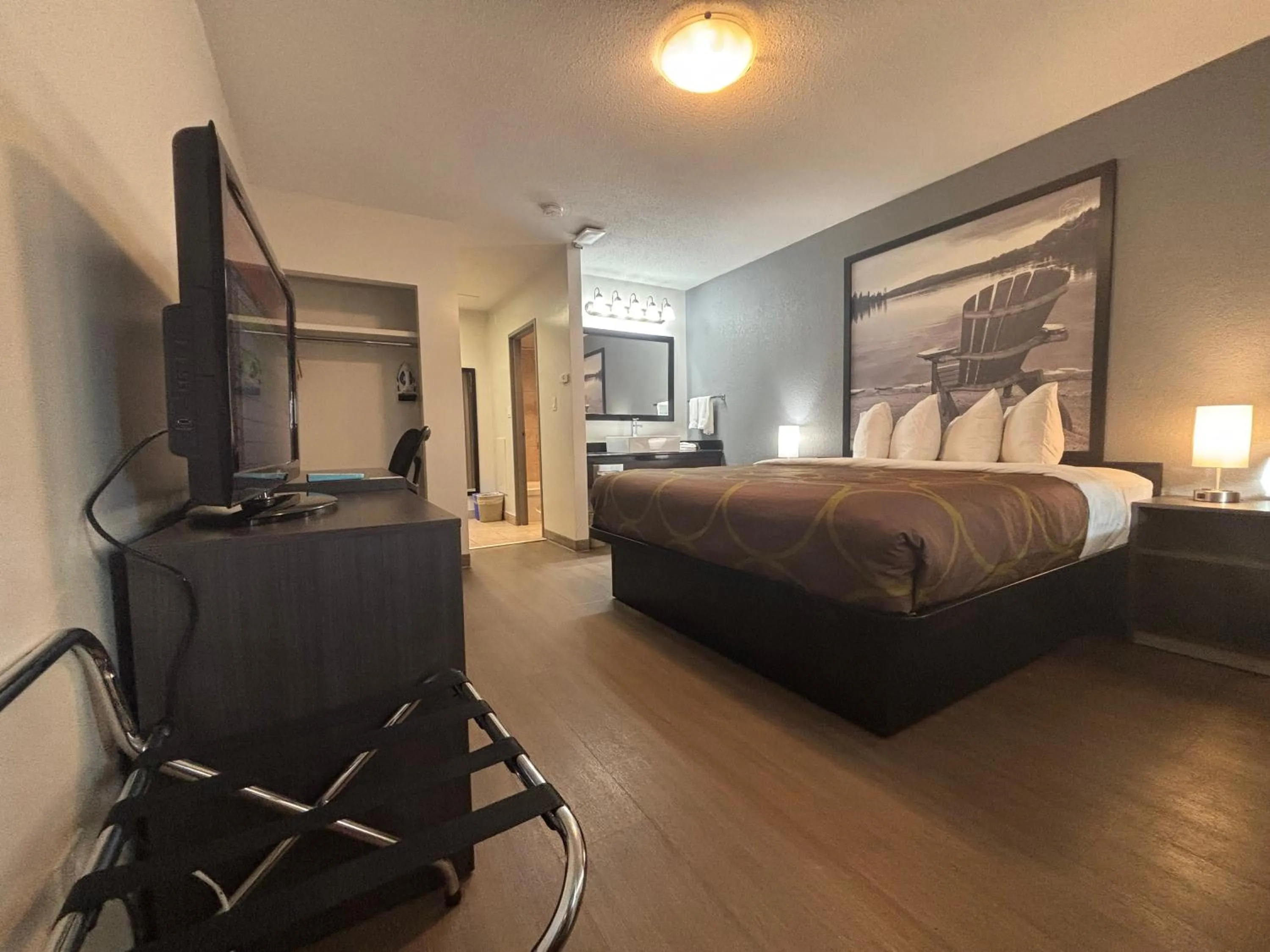 Bed in Super 8 by Wyndham Macleod Trail Calgary