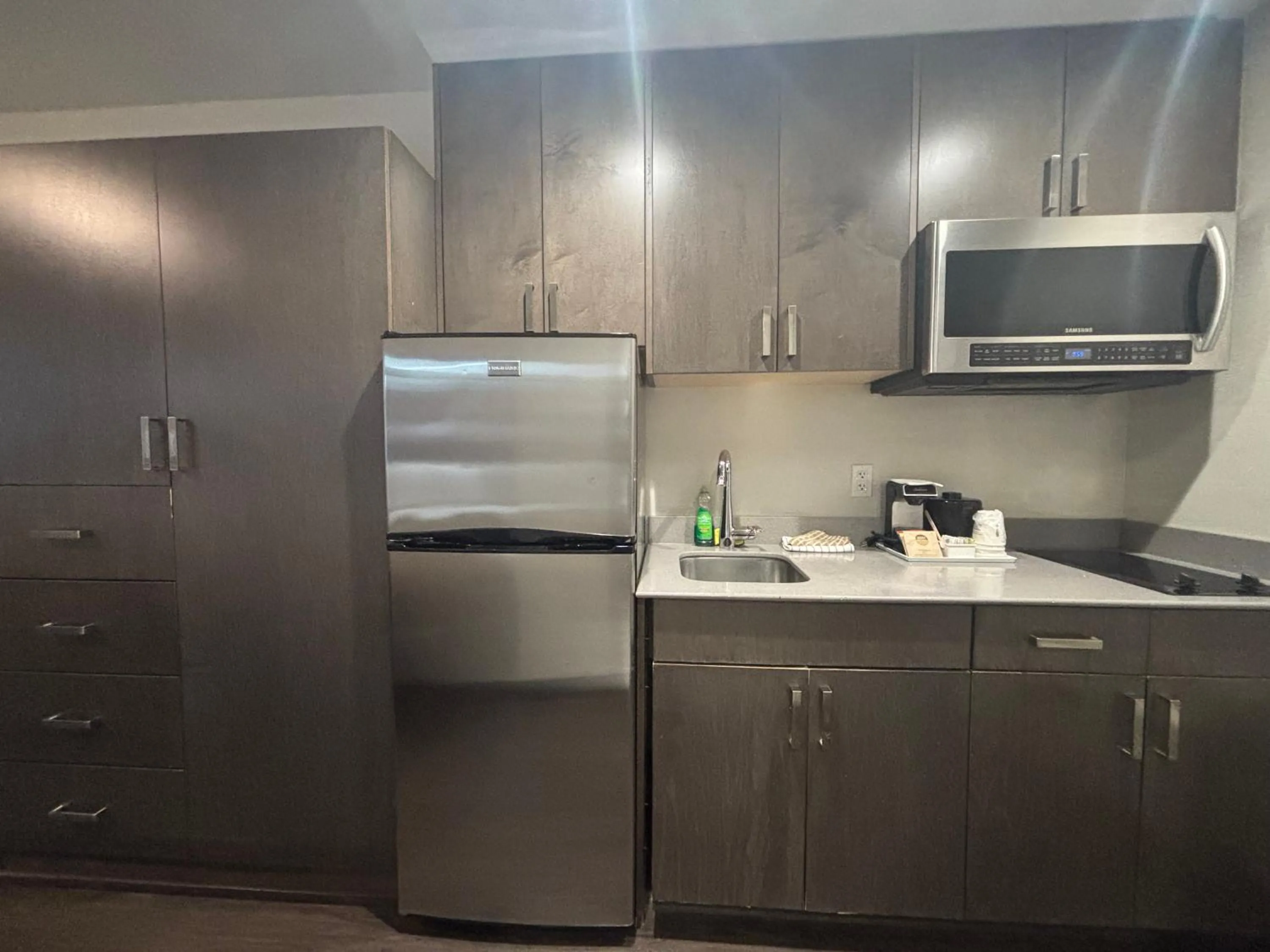 Kitchen or kitchenette in Super 8 by Wyndham Macleod Trail Calgary