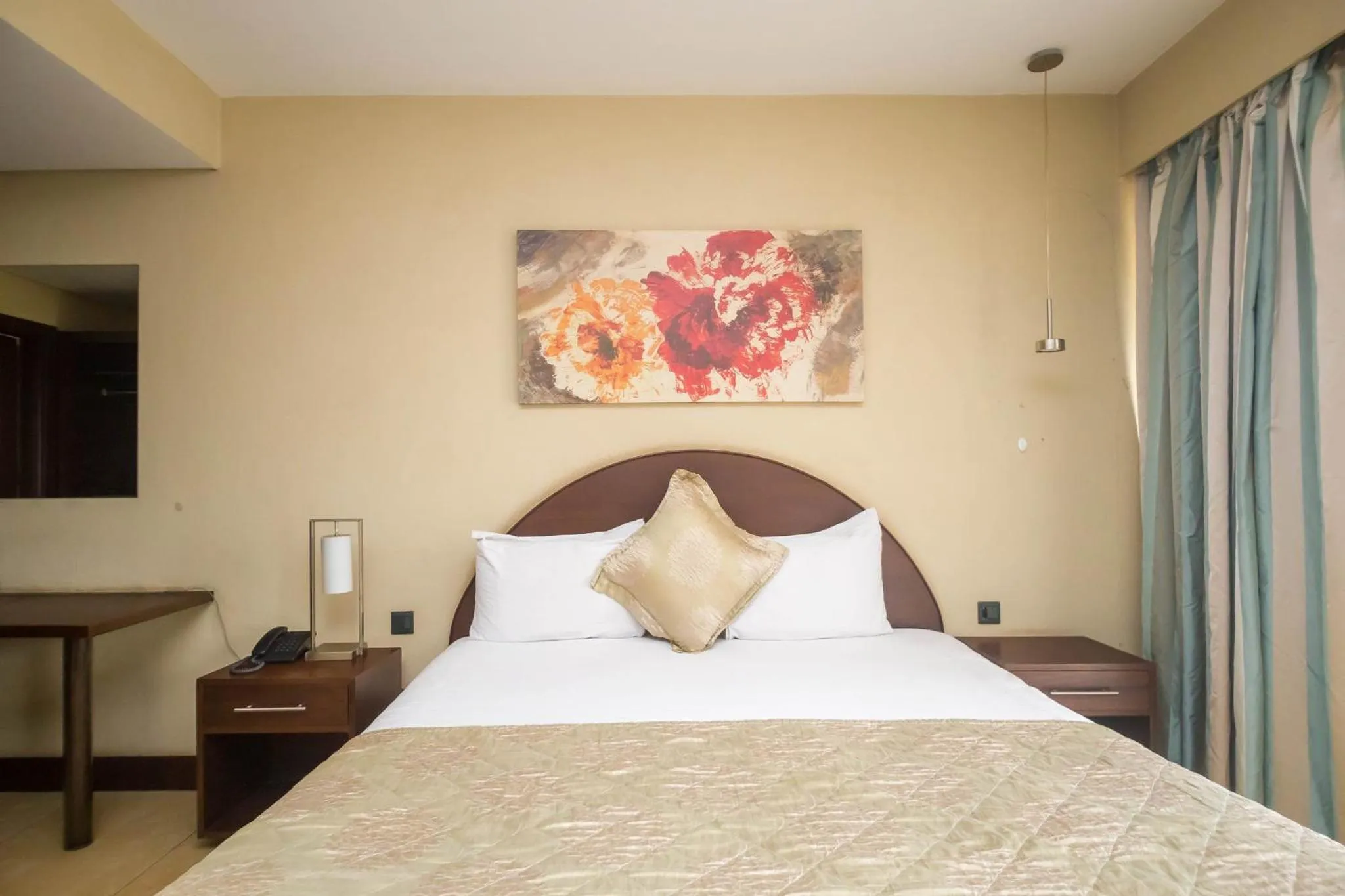 Photo of the whole room, Bed in Taarifa Suites by Dunhill Serviced Apartments