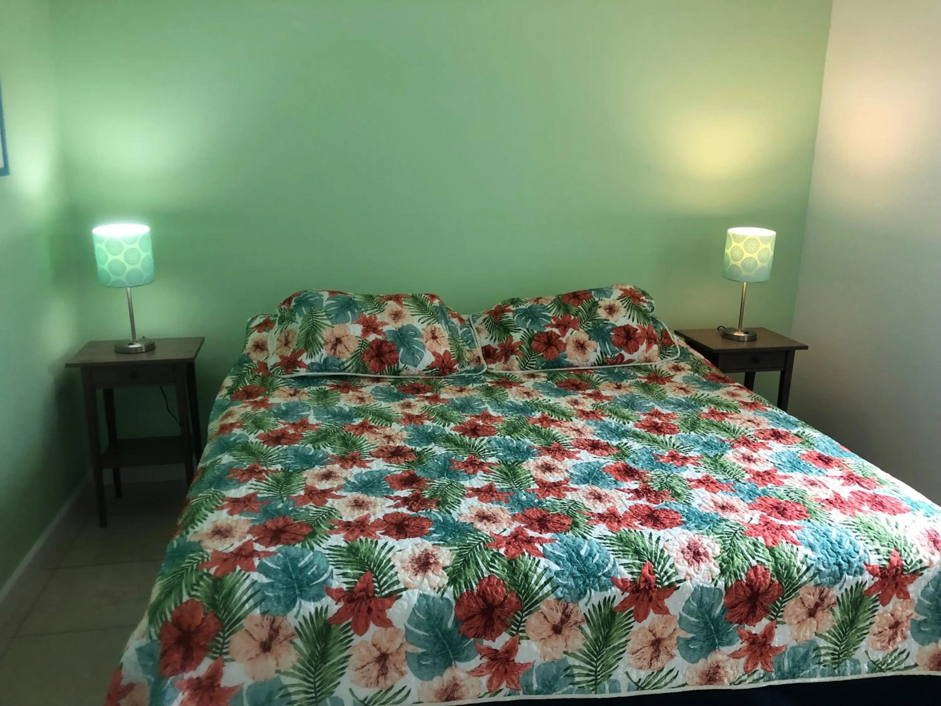 Bedroom, Bed in Seafarer Key Largo Resort and Beach