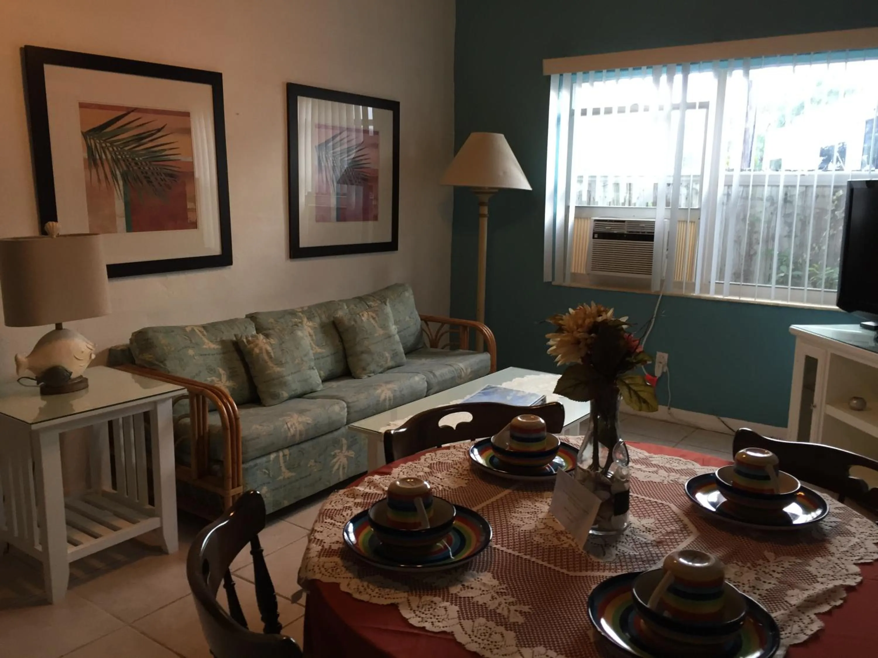 Living room in Seafarer Key Largo Resort and Beach