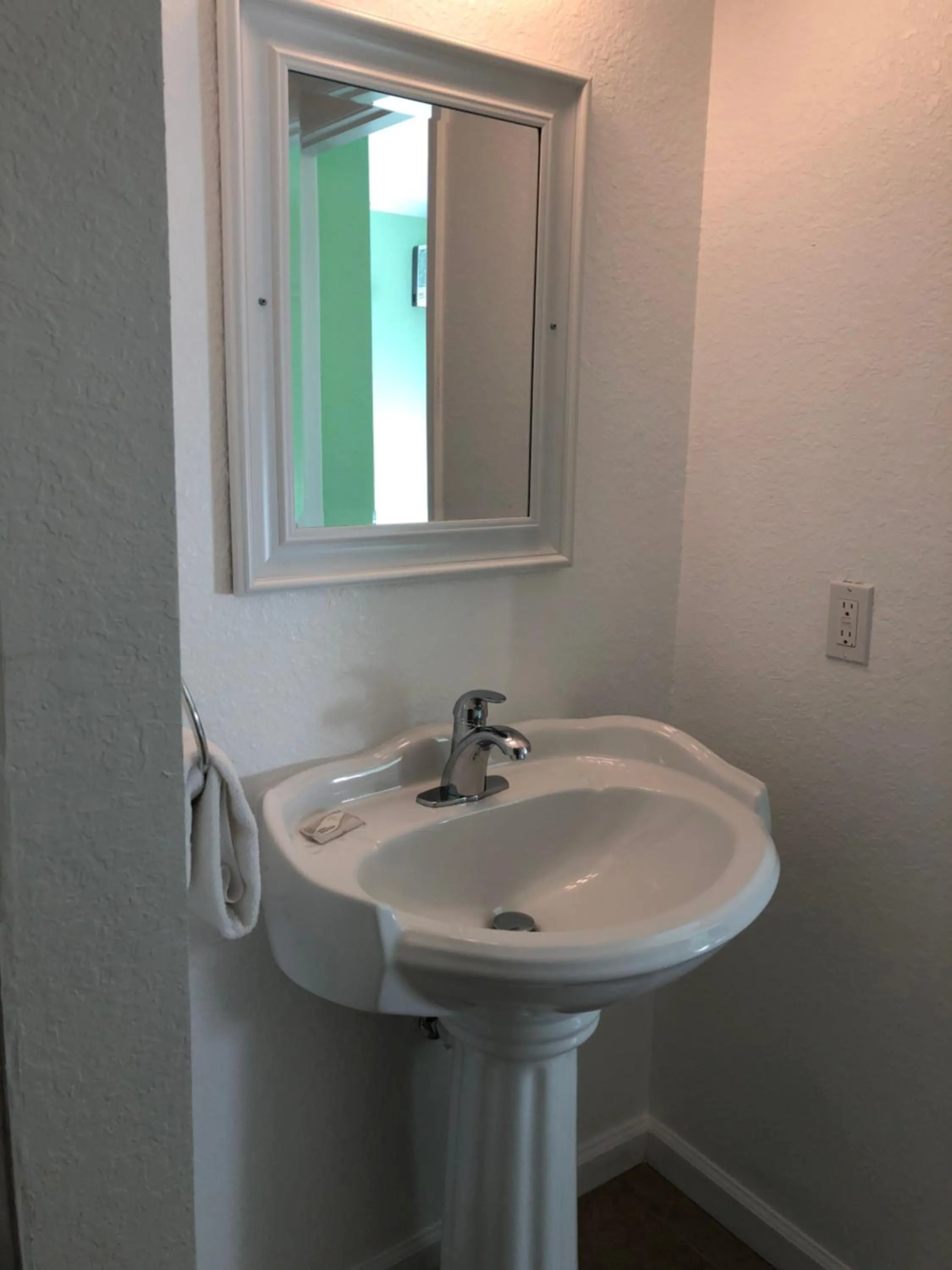 Bathroom in Seafarer Key Largo Resort and Beach