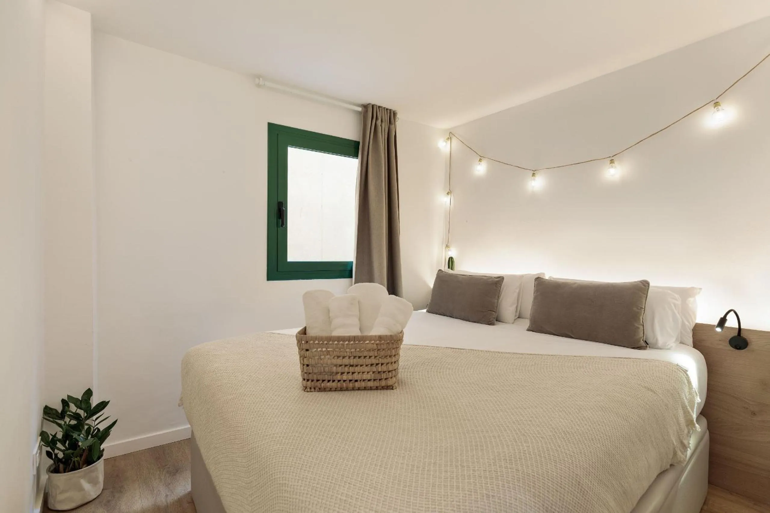 Bed in Ola Living Vidreria