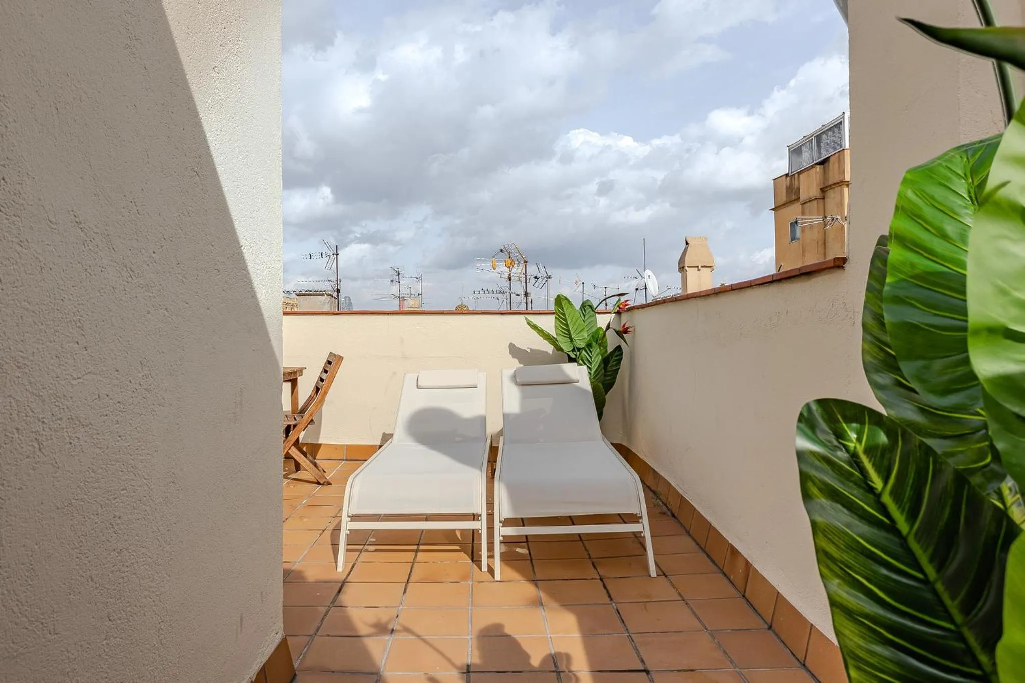 Balcony/Terrace in Ola Living Vidreria