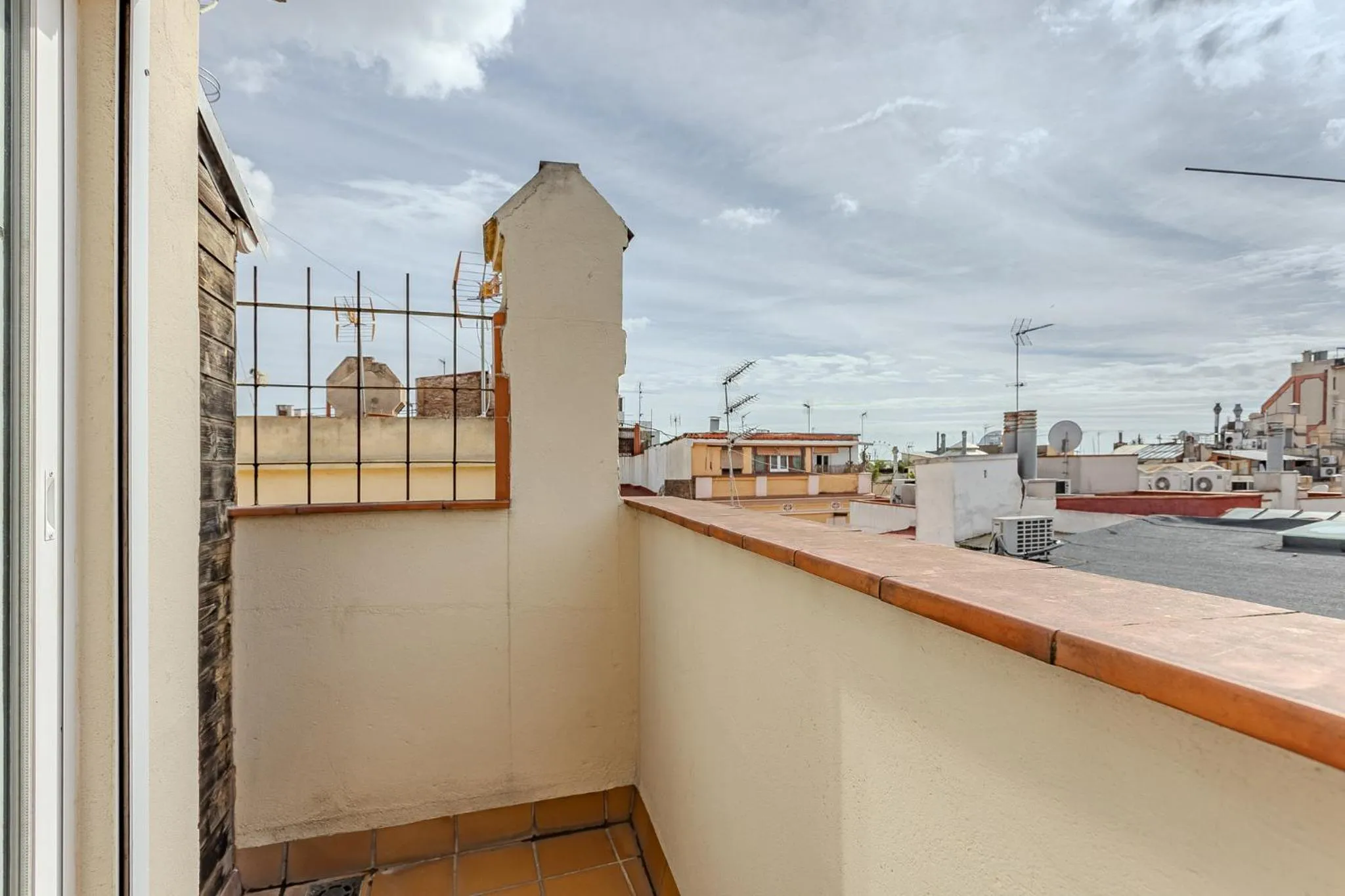 Balcony/Terrace in Ola Living Vidreria