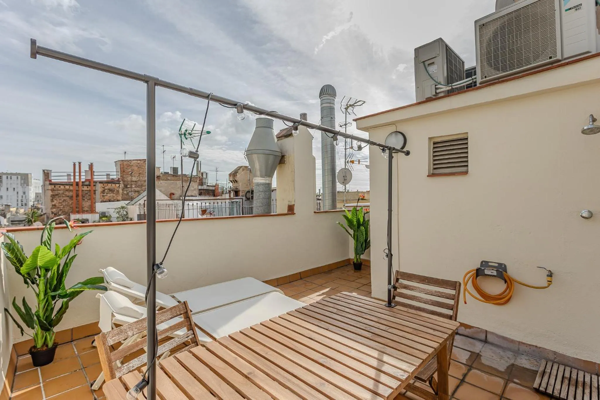 Balcony/Terrace in Ola Living Vidreria