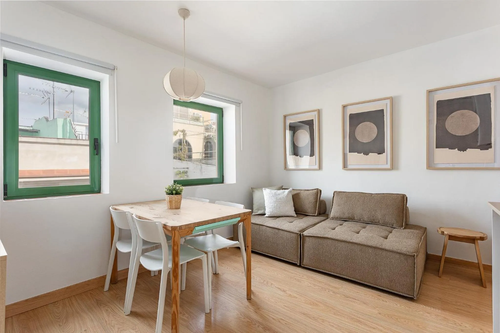 Communal lounge/ TV room in Ola Living Vidreria