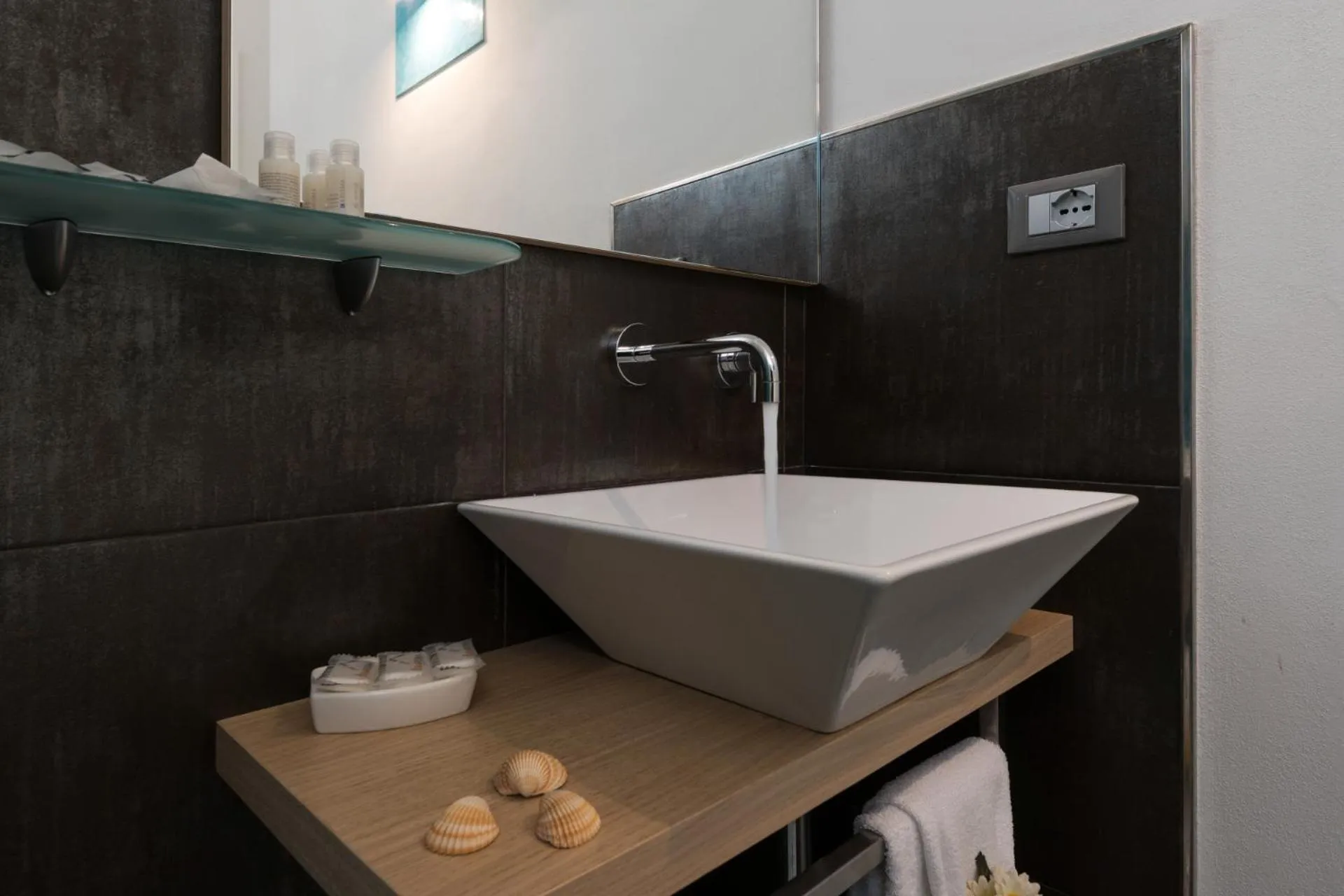 Bathroom in Reef and Dream