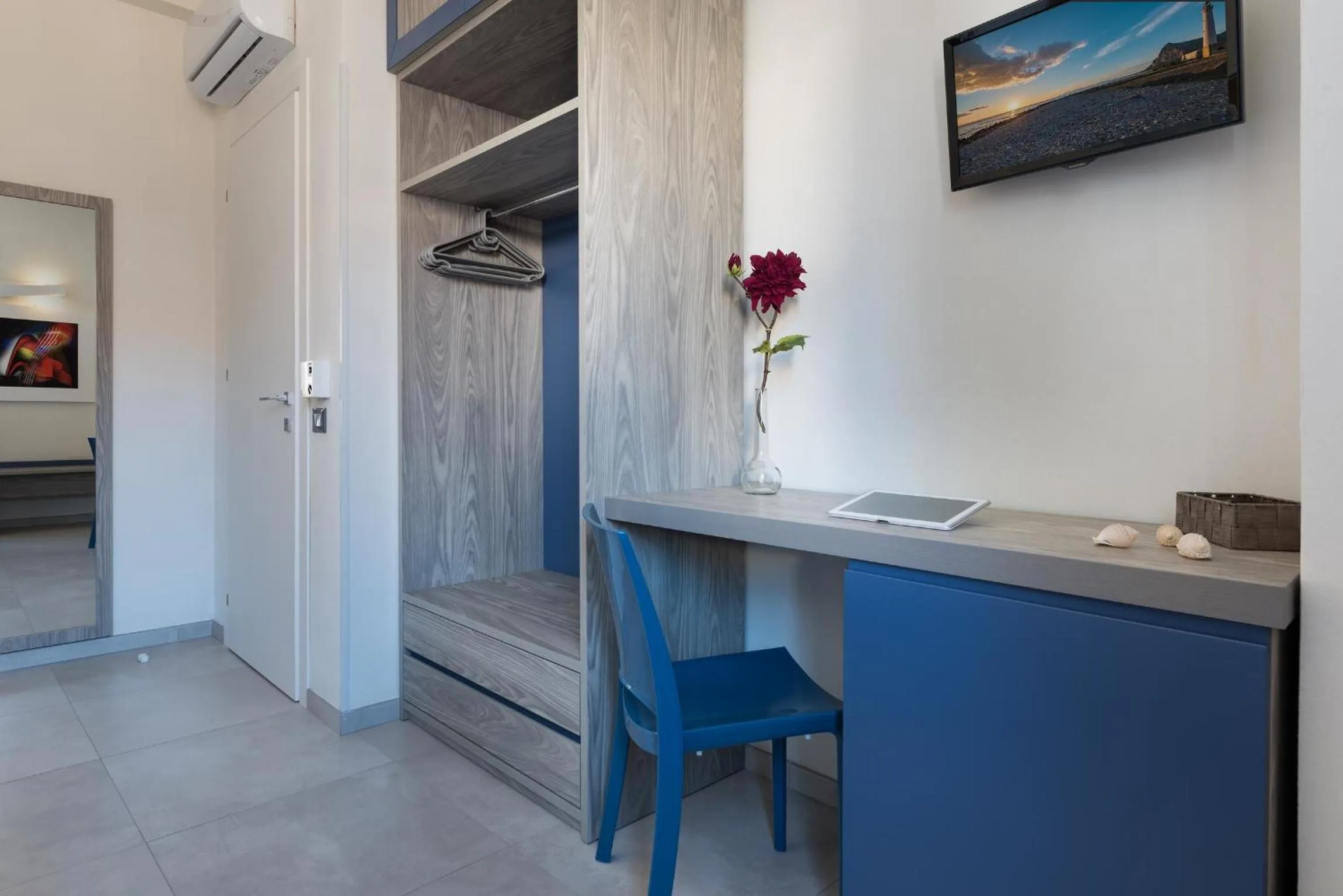 TV and multimedia in Reef and Dream