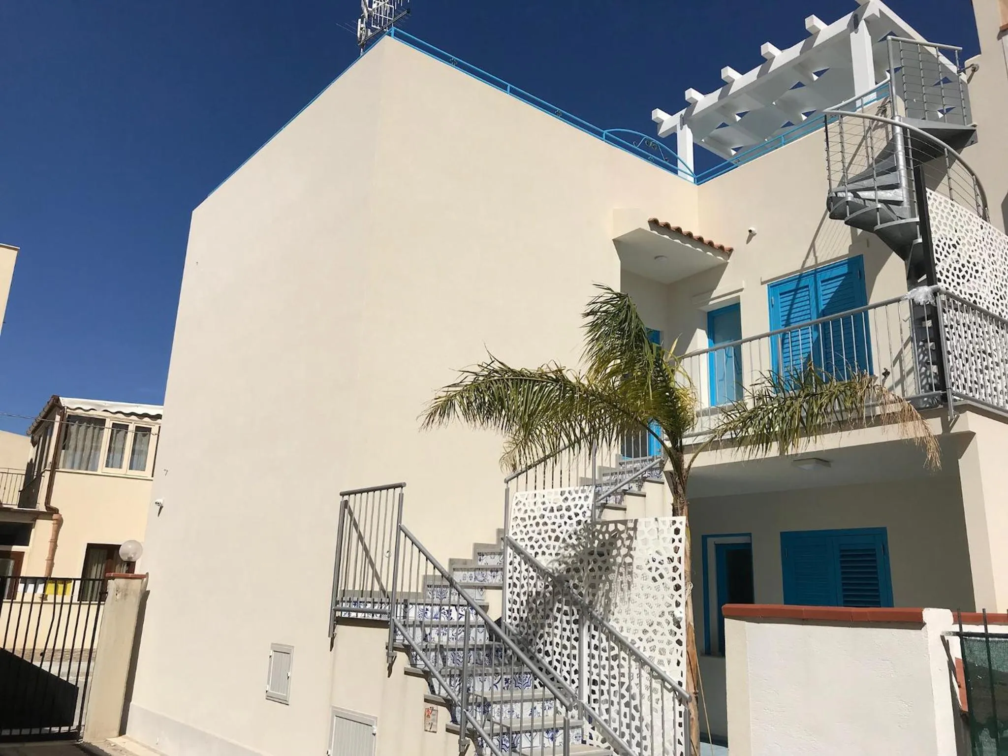 Property building in Reef and Dream