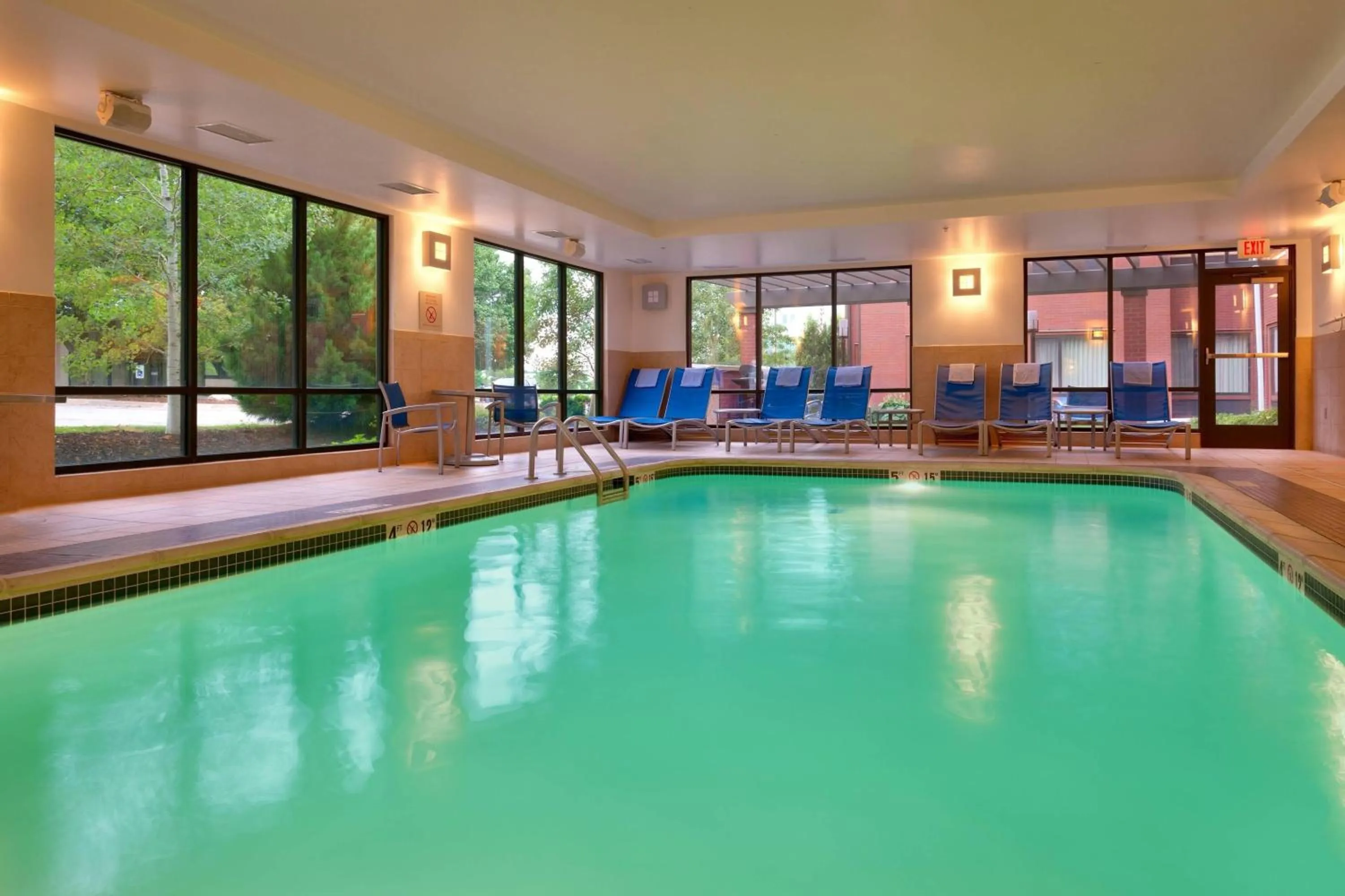 Swimming pool in TownePlace Suites Omaha West