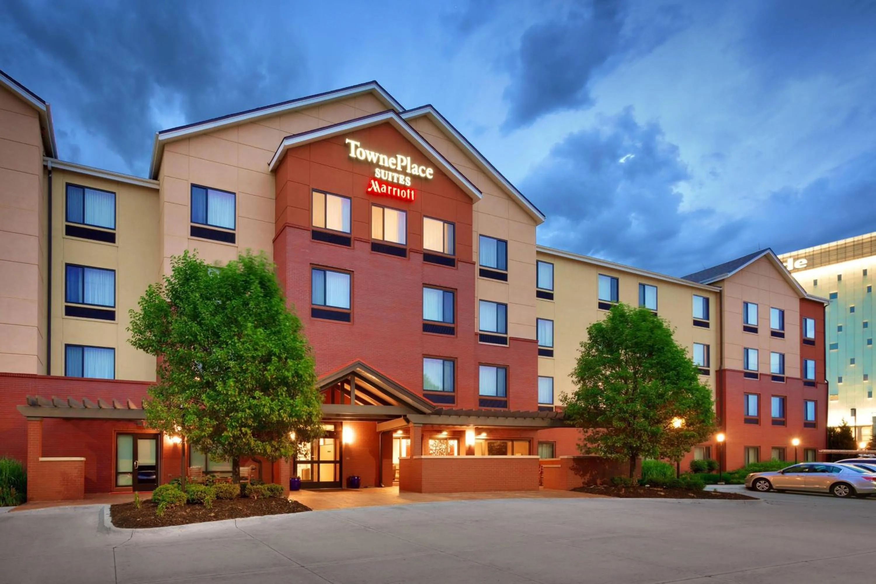 Property building in TownePlace Suites Omaha West