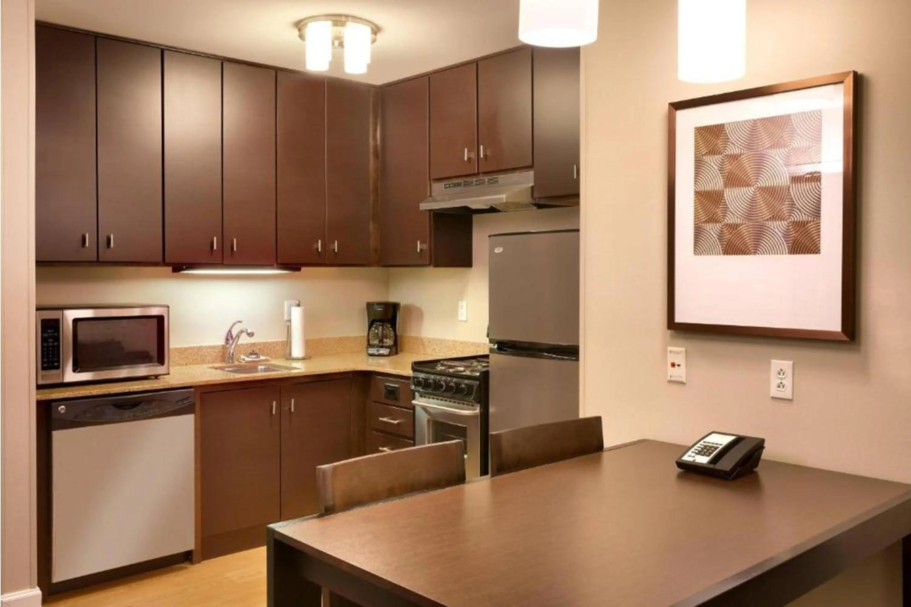 Dining area in TownePlace Suites Omaha West