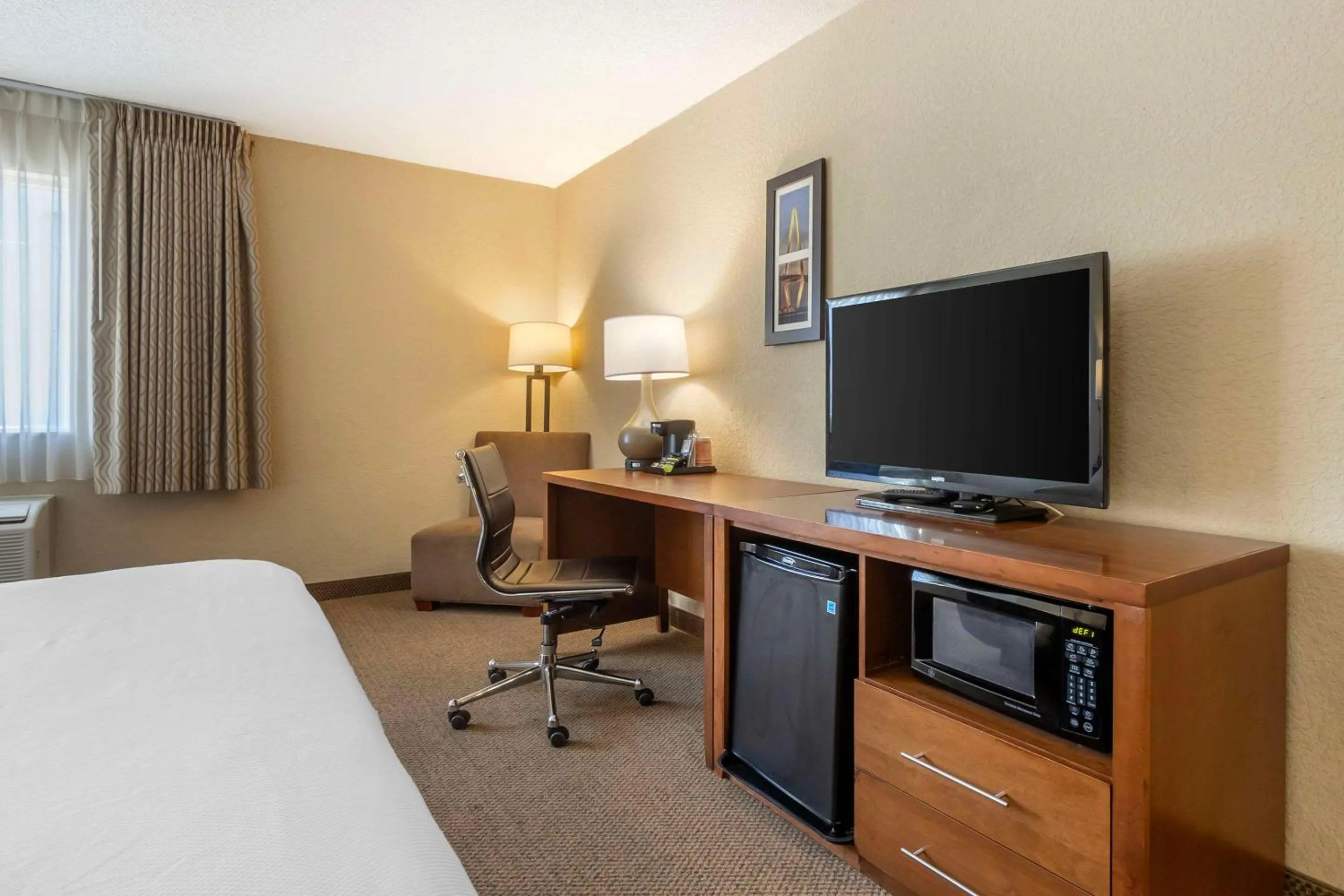 Bedroom, Bed in Comfort Inn & Suites Charleston Airport Convention Center