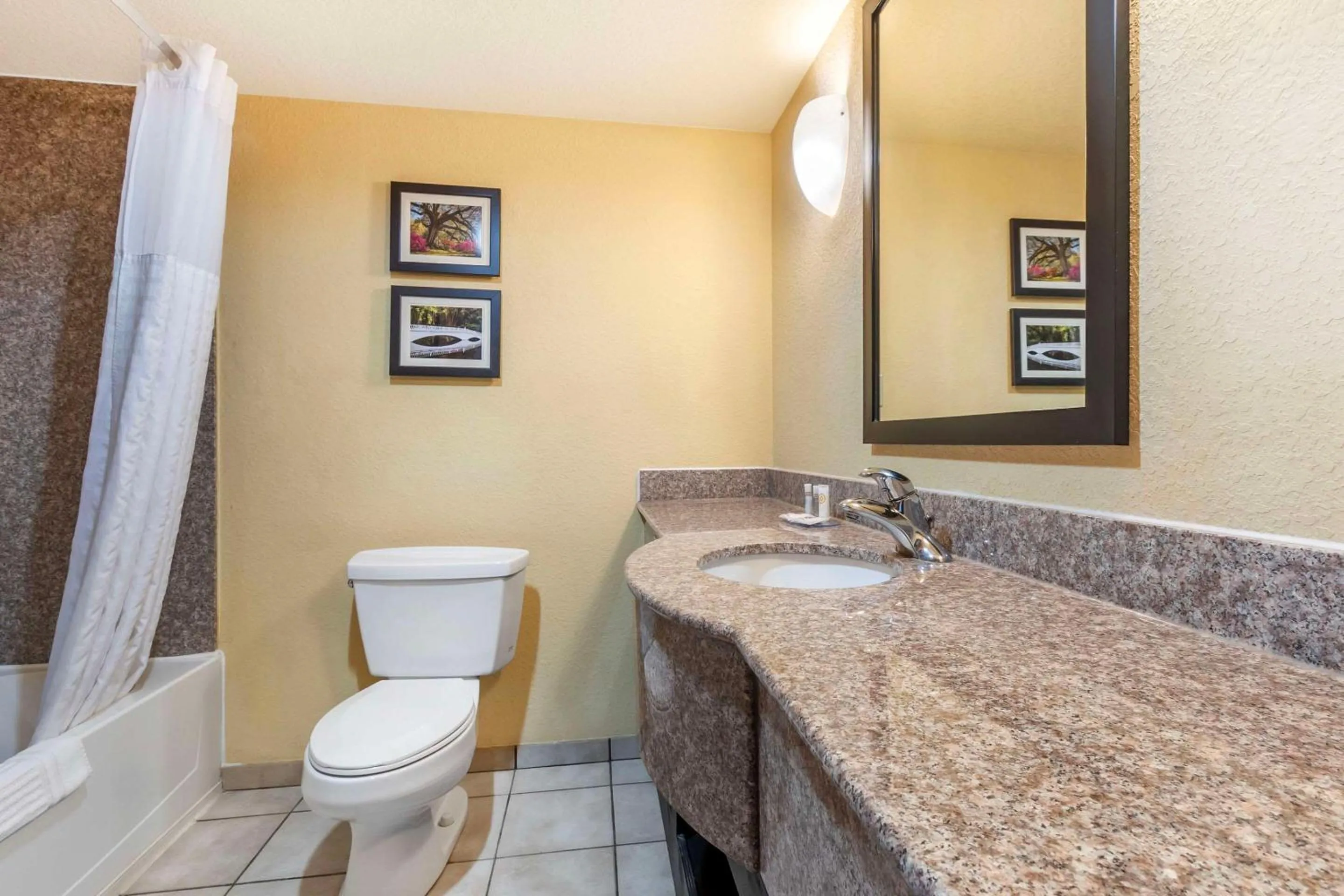 Bedroom in Comfort Inn & Suites Charleston Airport Convention Center