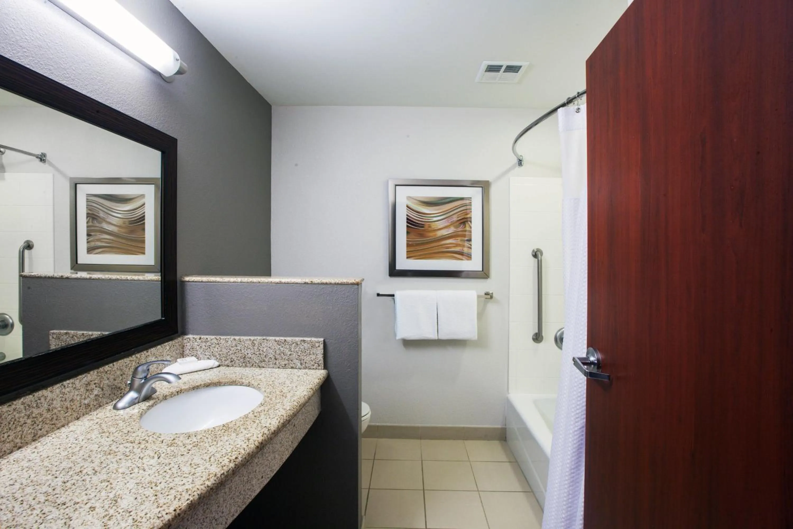 Bathroom in Courtyard by Marriott Tulsa Woodland Hills