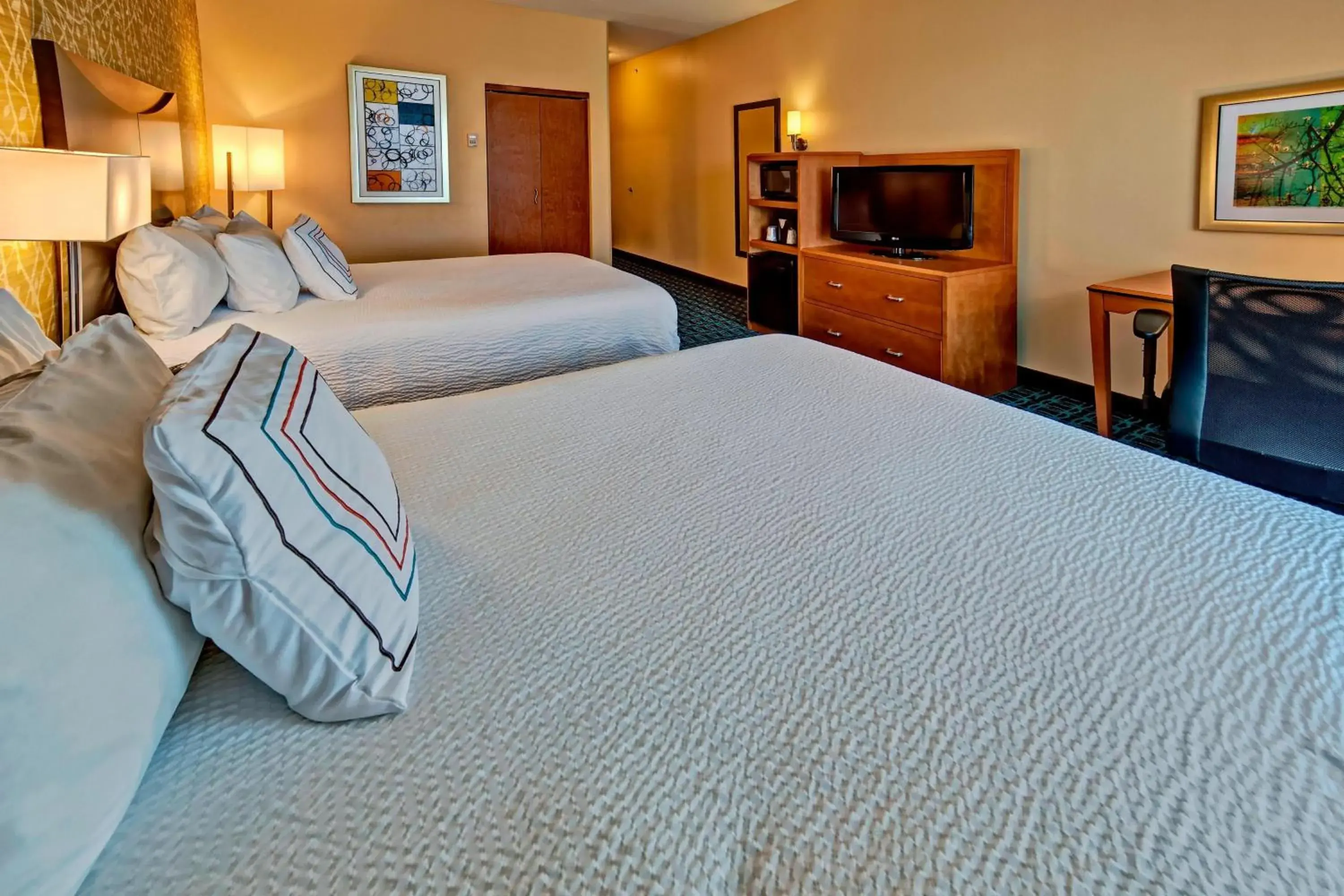 Queen Room with Two Queen Beds in Fairfield Inn & Suites by Marriott Oklahoma City NW Expressway/Warr Acres Queen Room with Two Queen Beds in Fairfield Inn & Suites by Marriott Oklahoma City NW Expressway/Warr Acres