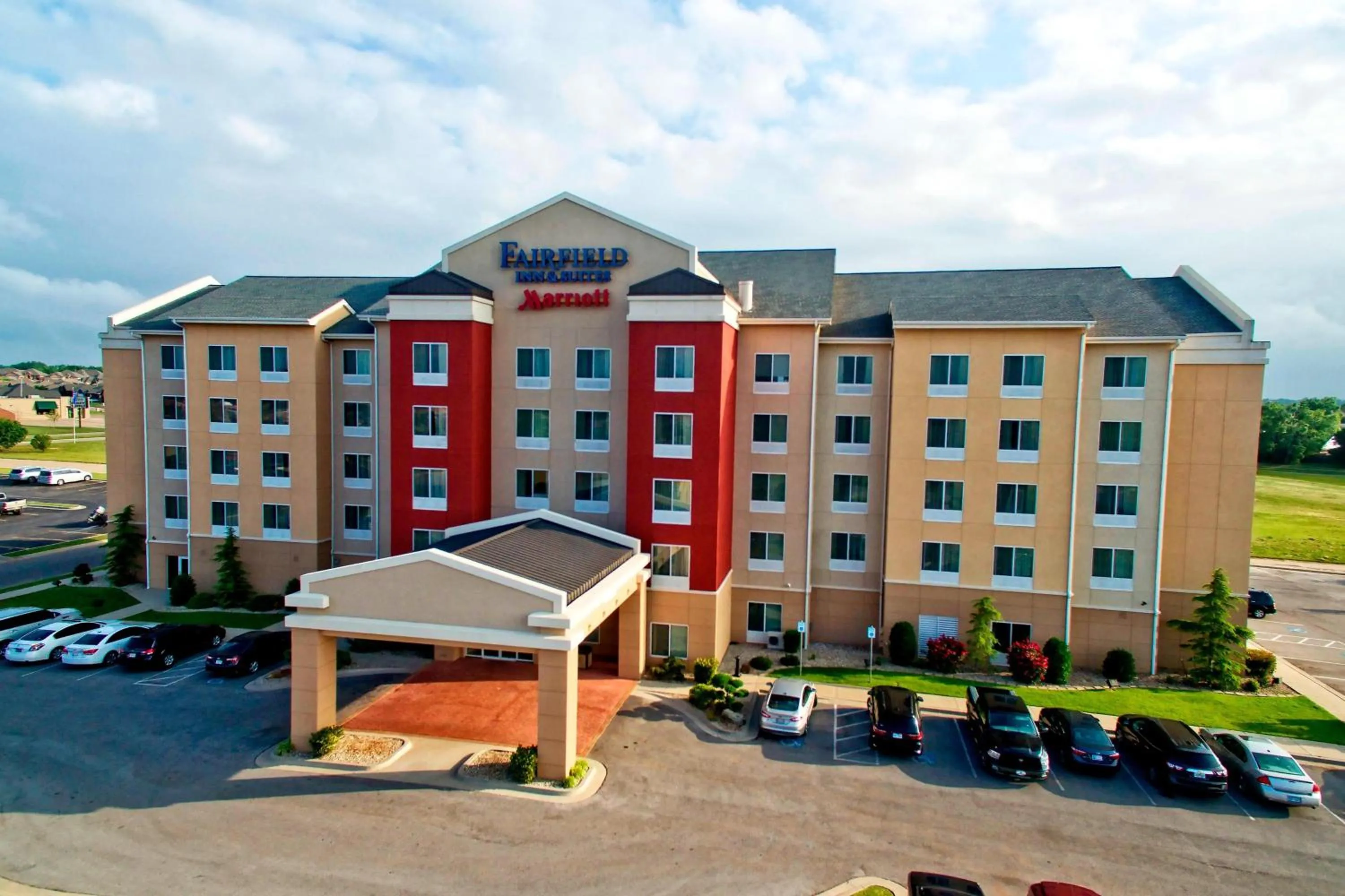 Property building in Fairfield Inn & Suites by Marriott Oklahoma City NW Expressway/Warr Acres