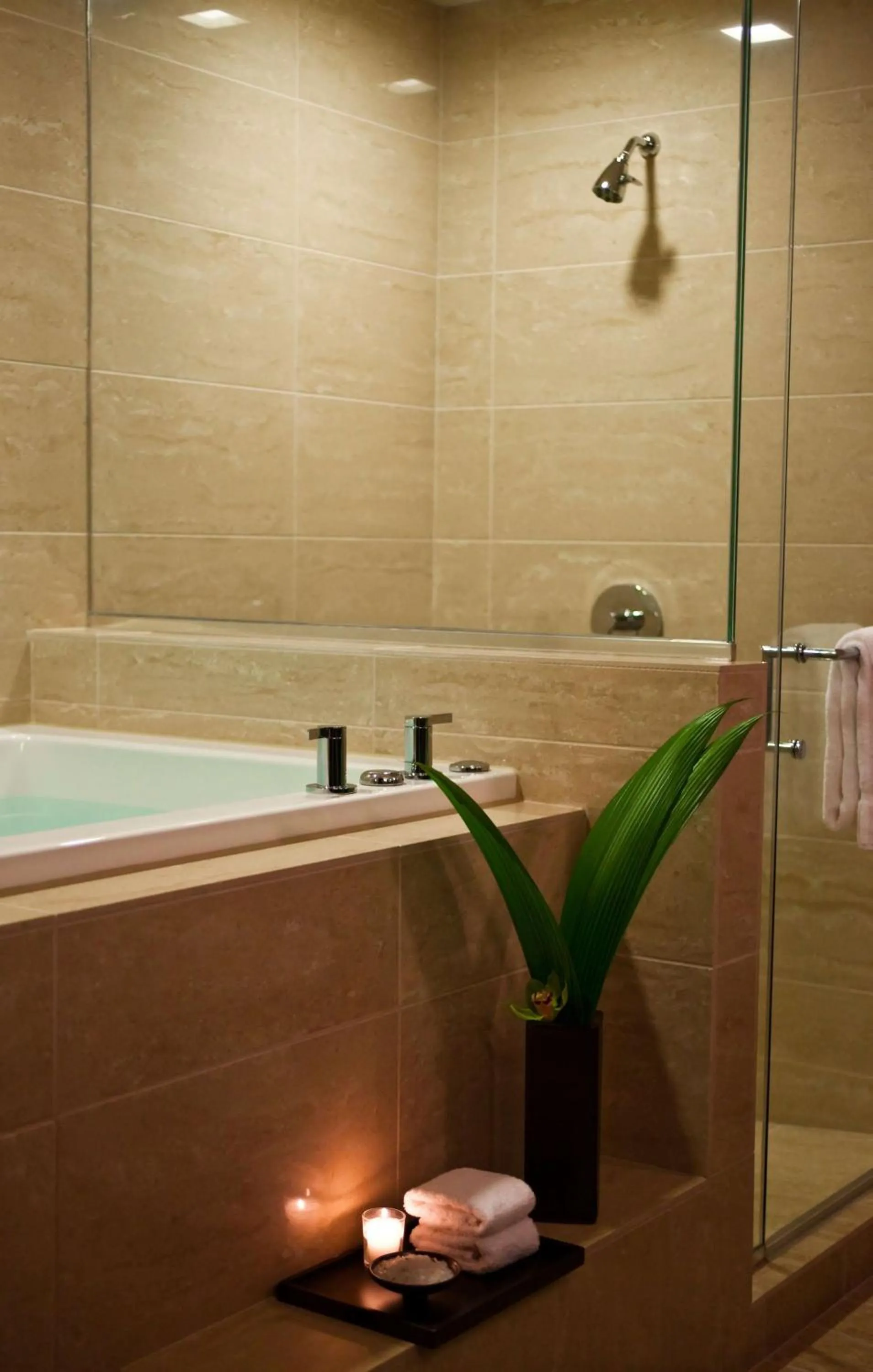 Bathroom in The Royal Sonesta Chicago River North