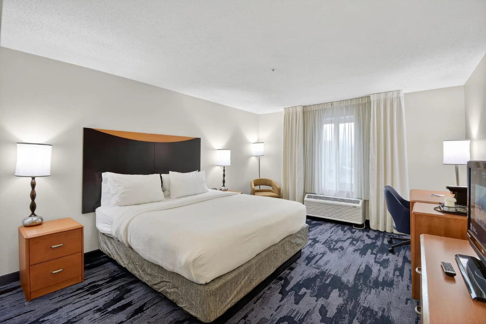 Bedroom, Bed in Fairfield Inn & Suites by Marriott Omaha Downtown