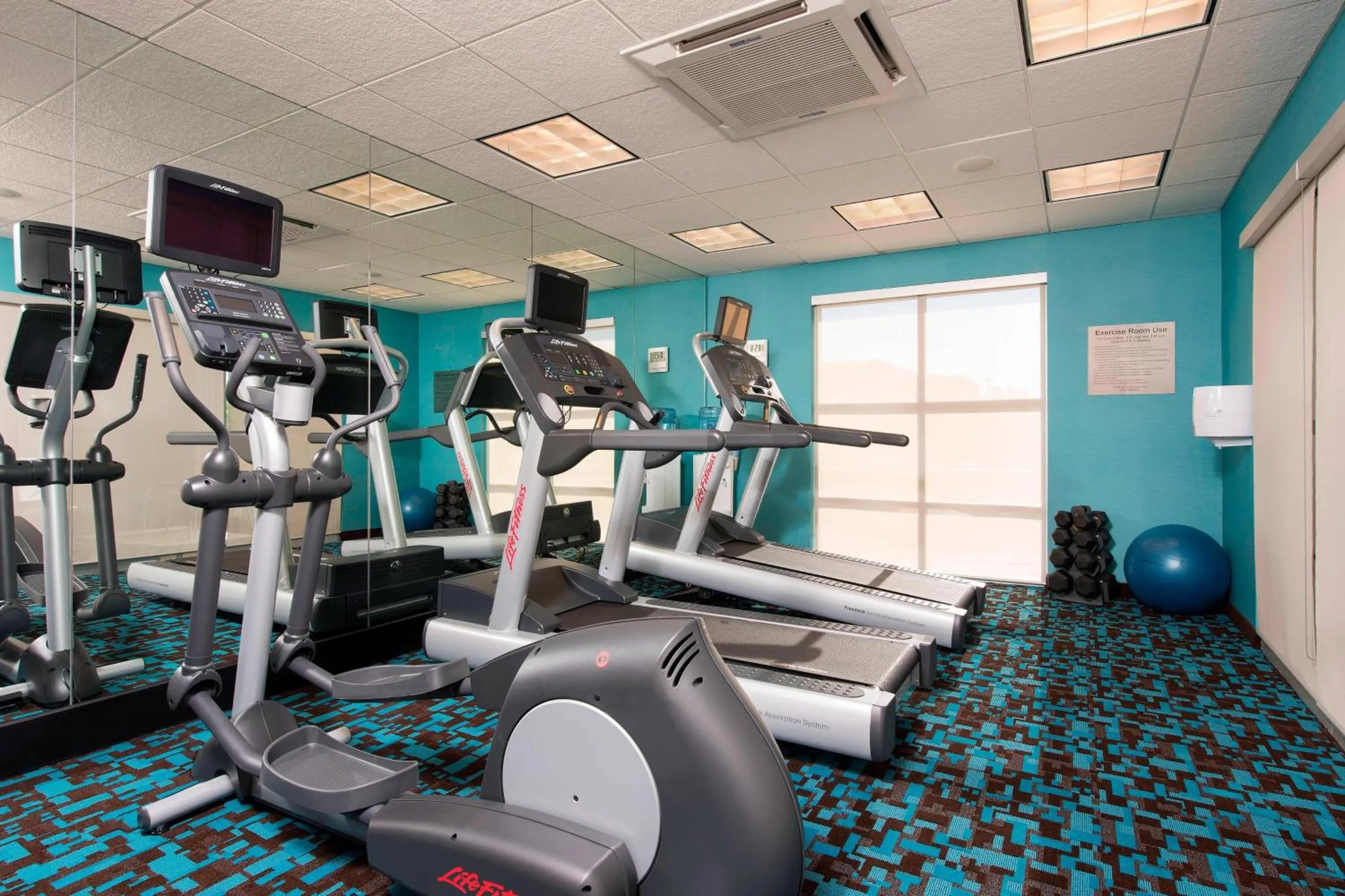 Fitness centre/facilities in Fairfield Inn & Suites by Marriott Omaha Downtown