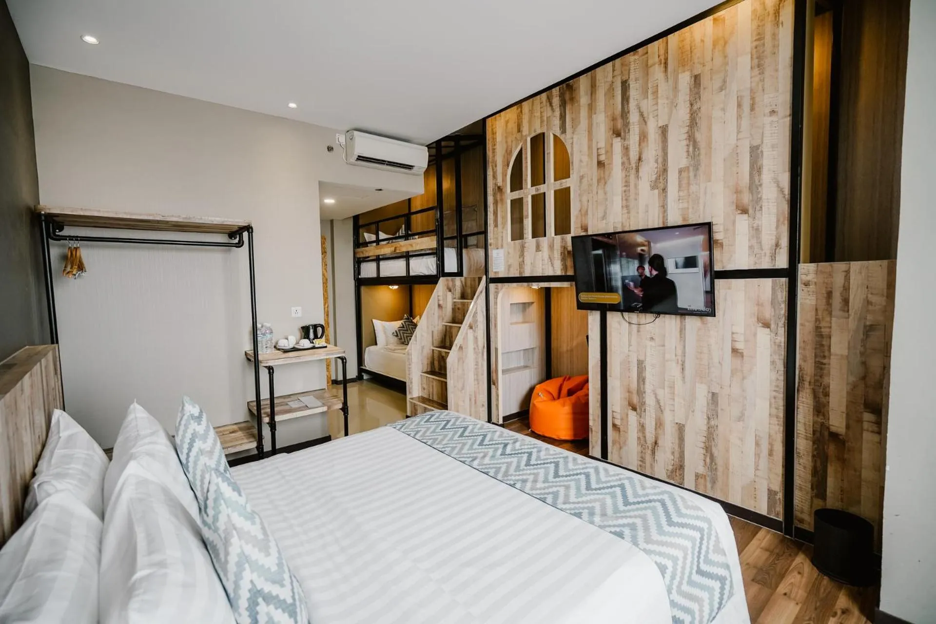 Bed in All Nite And Day Palembang Veteran