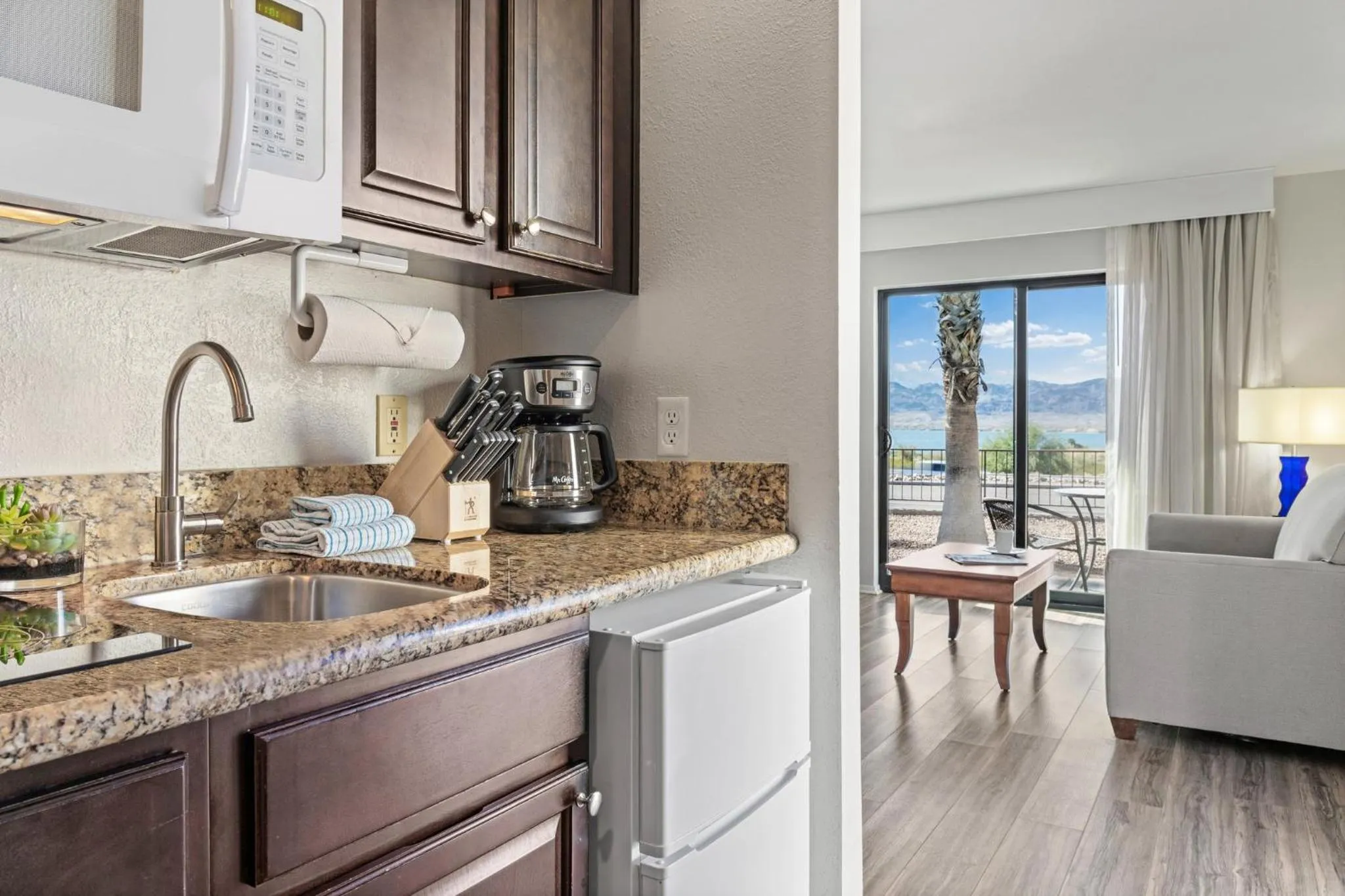 Communal kitchen in WorldMark Havasu Dunes