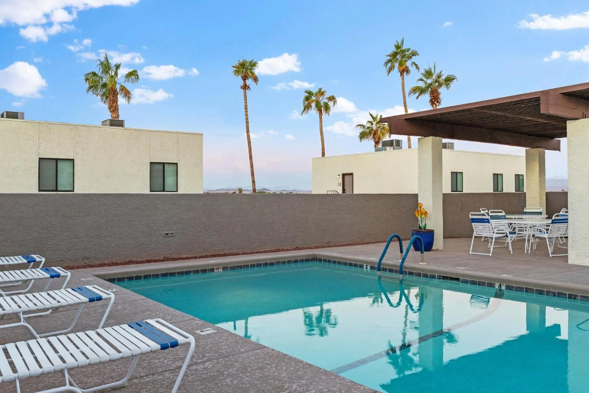 Swimming pool in WorldMark Havasu Dunes