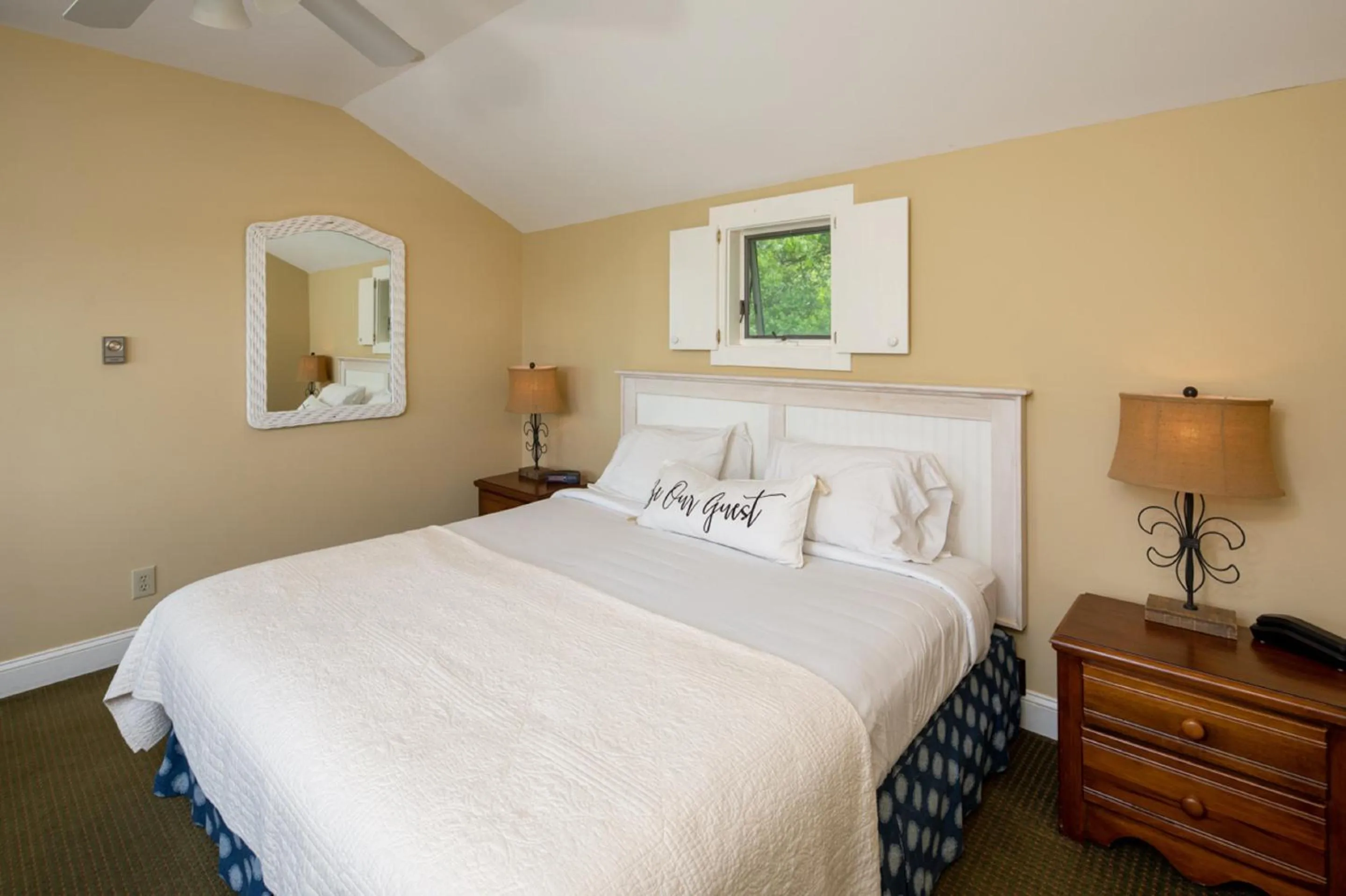 Bedroom, Bed in Glen Cove Inn & Suites Rockport