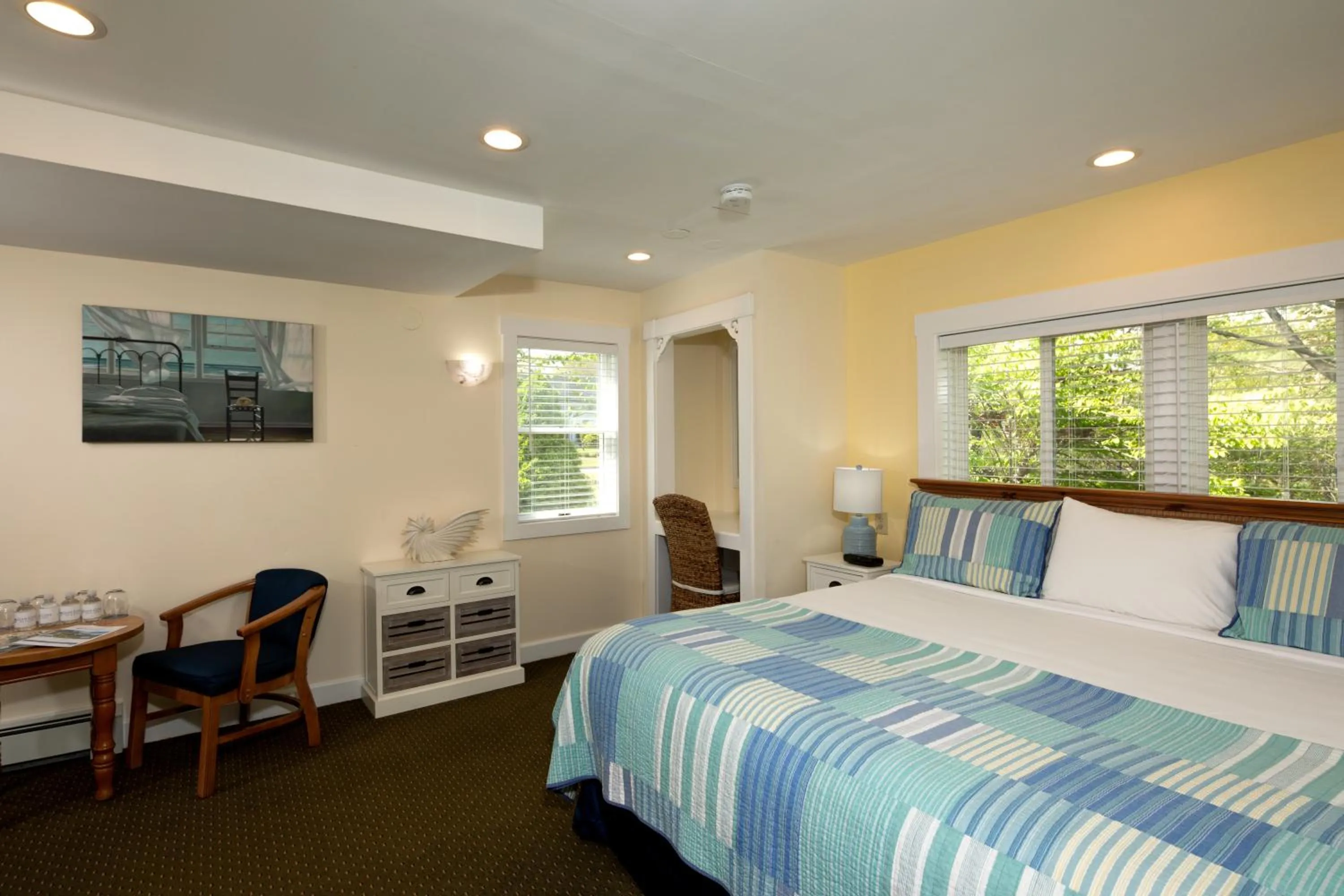 Photo of the whole room, Bed in Glen Cove Inn & Suites Rockport