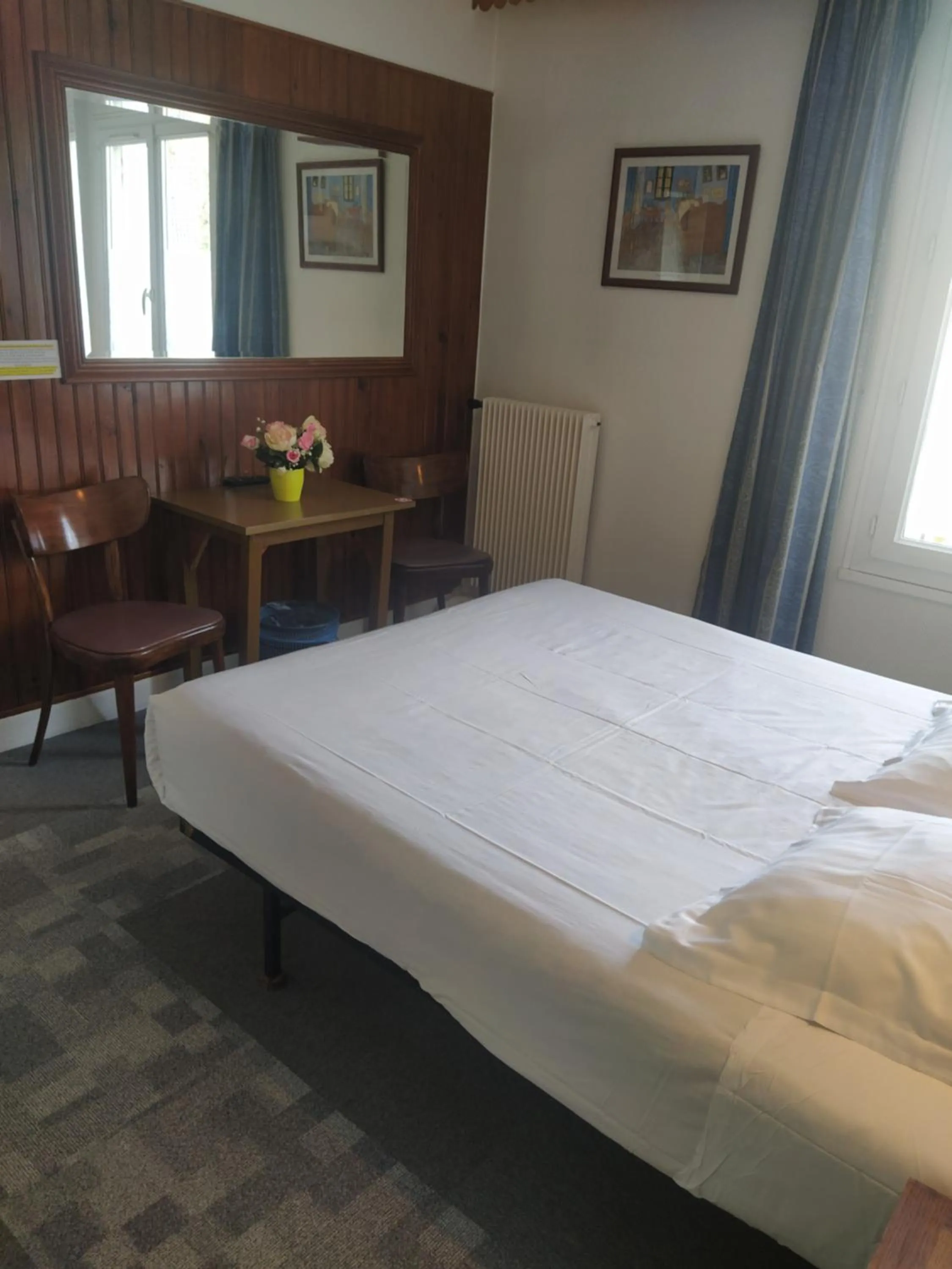 Bedroom, Bed in Le Nouveau Monde