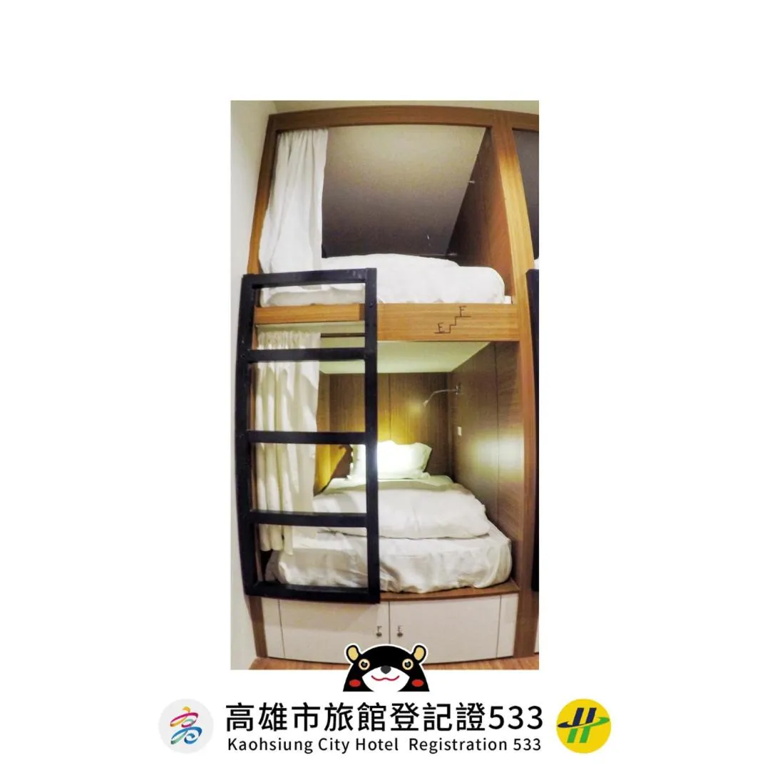 Breakfast, Bed in Master Chitow Hostel