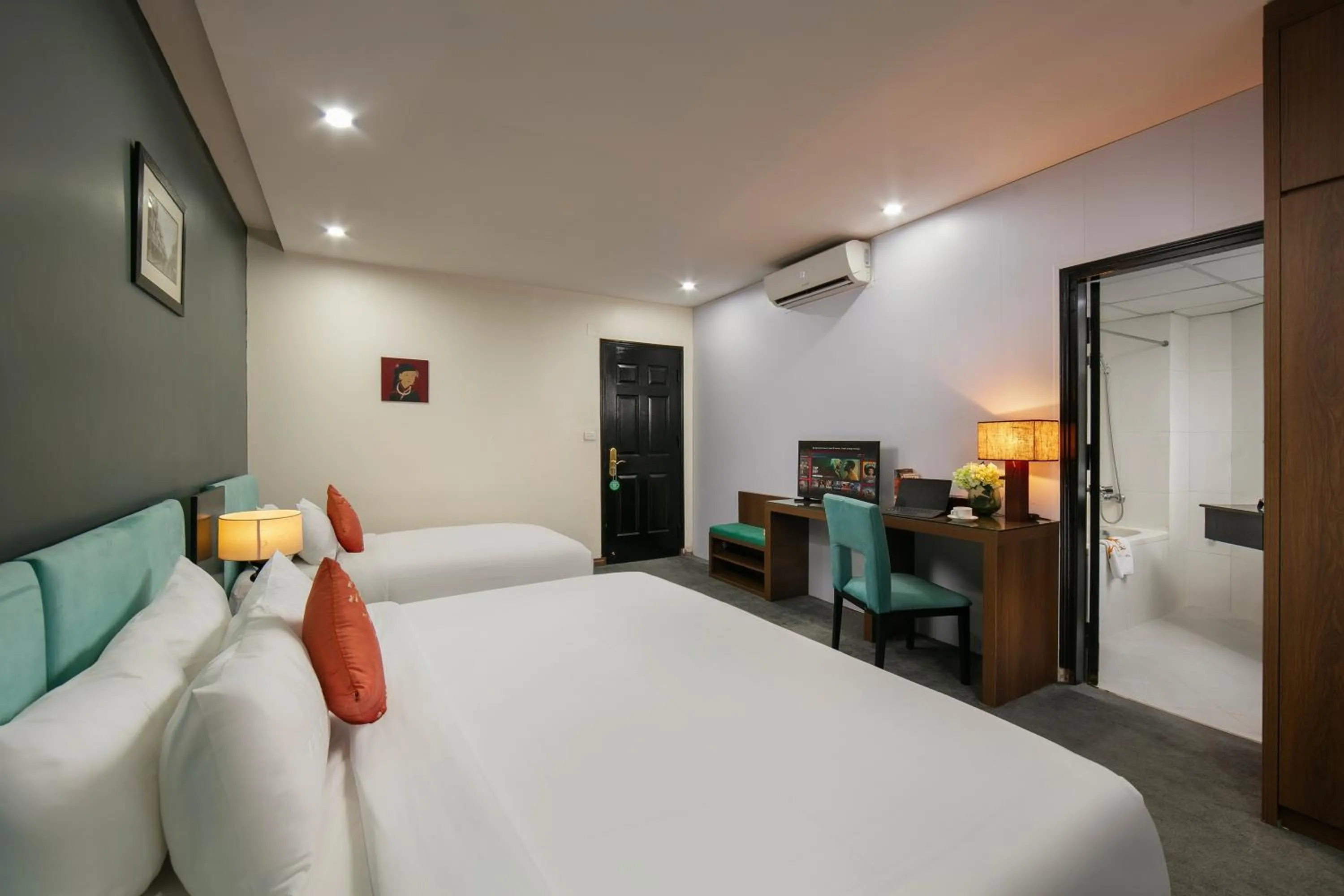 Bed in Anise Hotel & Spa Hanoi