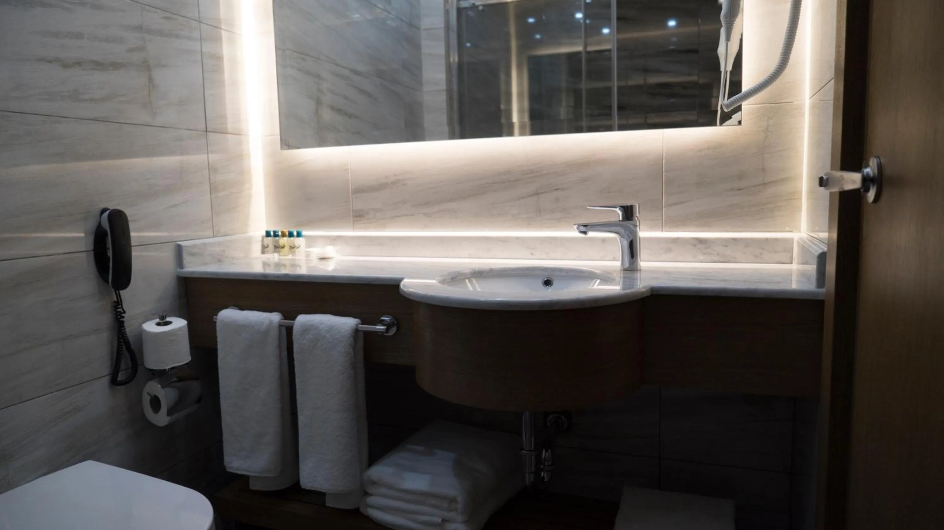 Bathroom in Yuksel Istanbul Yenikapı Hotel