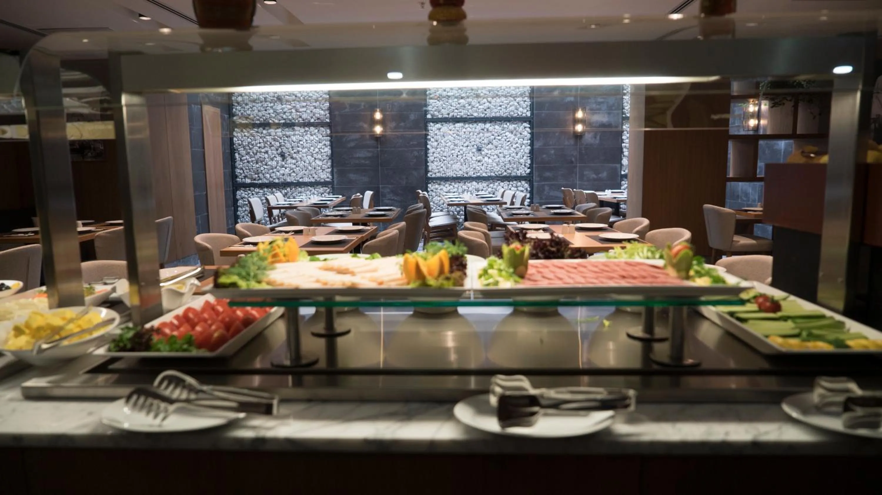 Food and drinks in Yuksel Istanbul Yenikapı Hotel